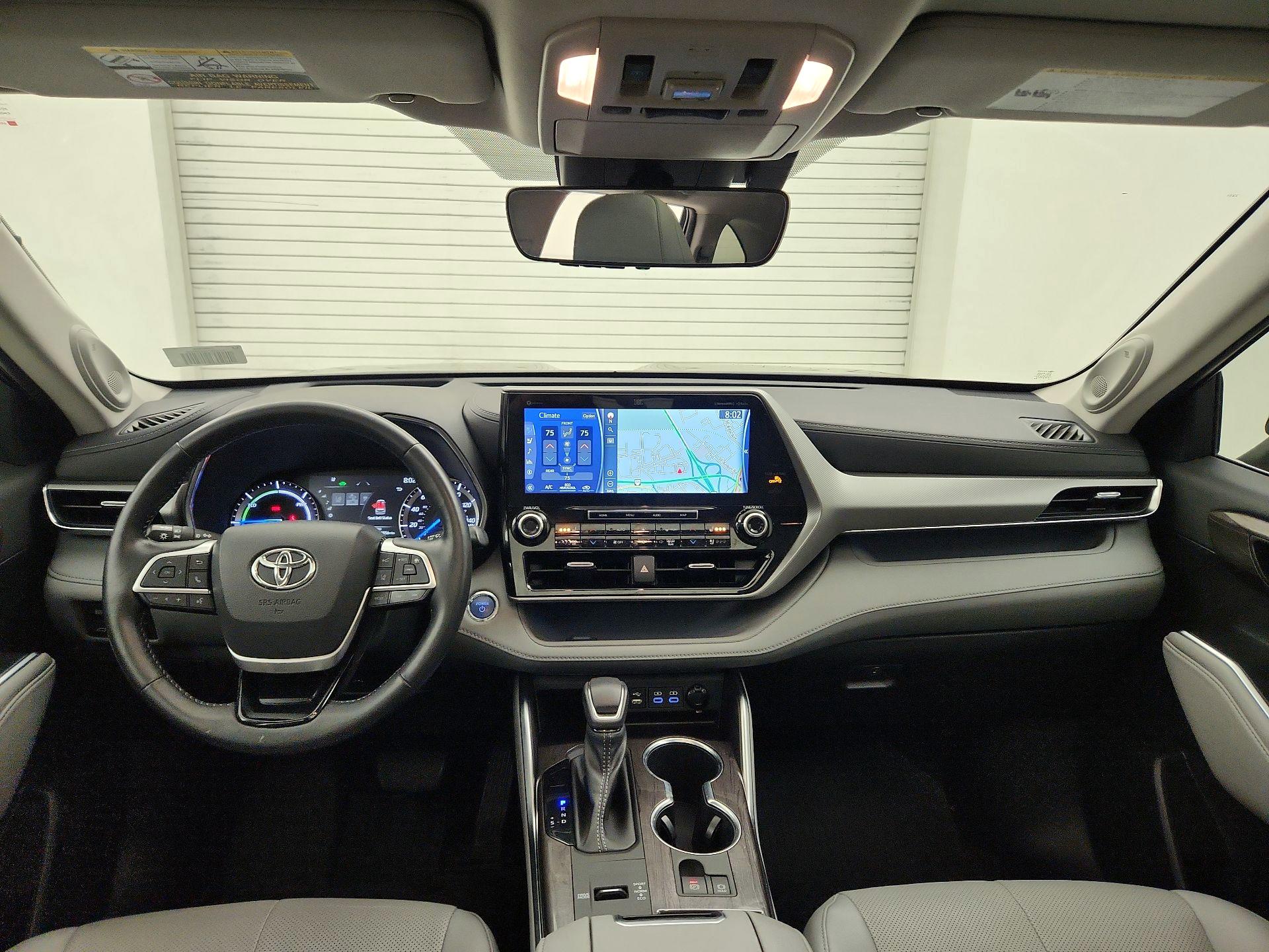 Thumbnail: 2022 Toyota Highlander - 9