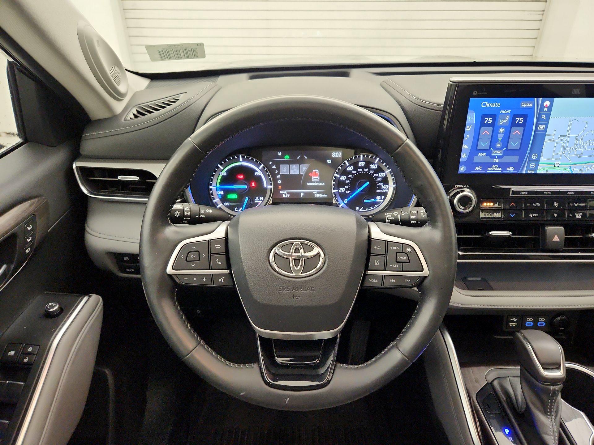 Thumbnail: 2022 Toyota Highlander - 10