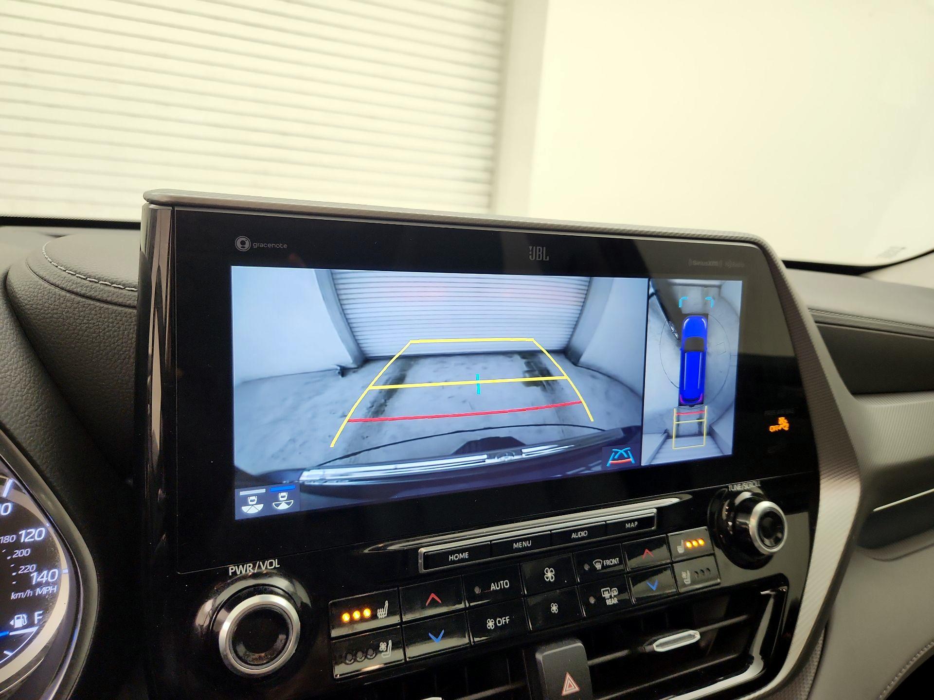 Thumbnail: 2022 Toyota Highlander - 15