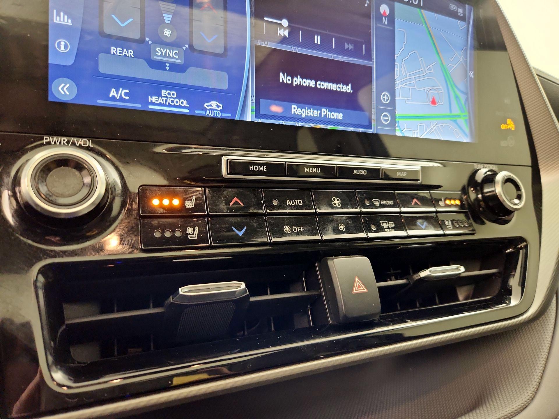 Thumbnail: 2022 Toyota Highlander - 17