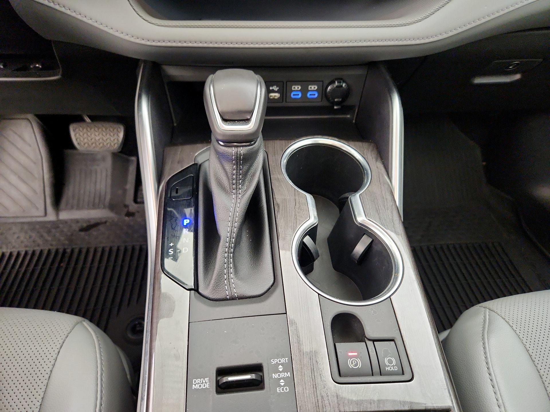 Thumbnail: 2022 Toyota Highlander - 18