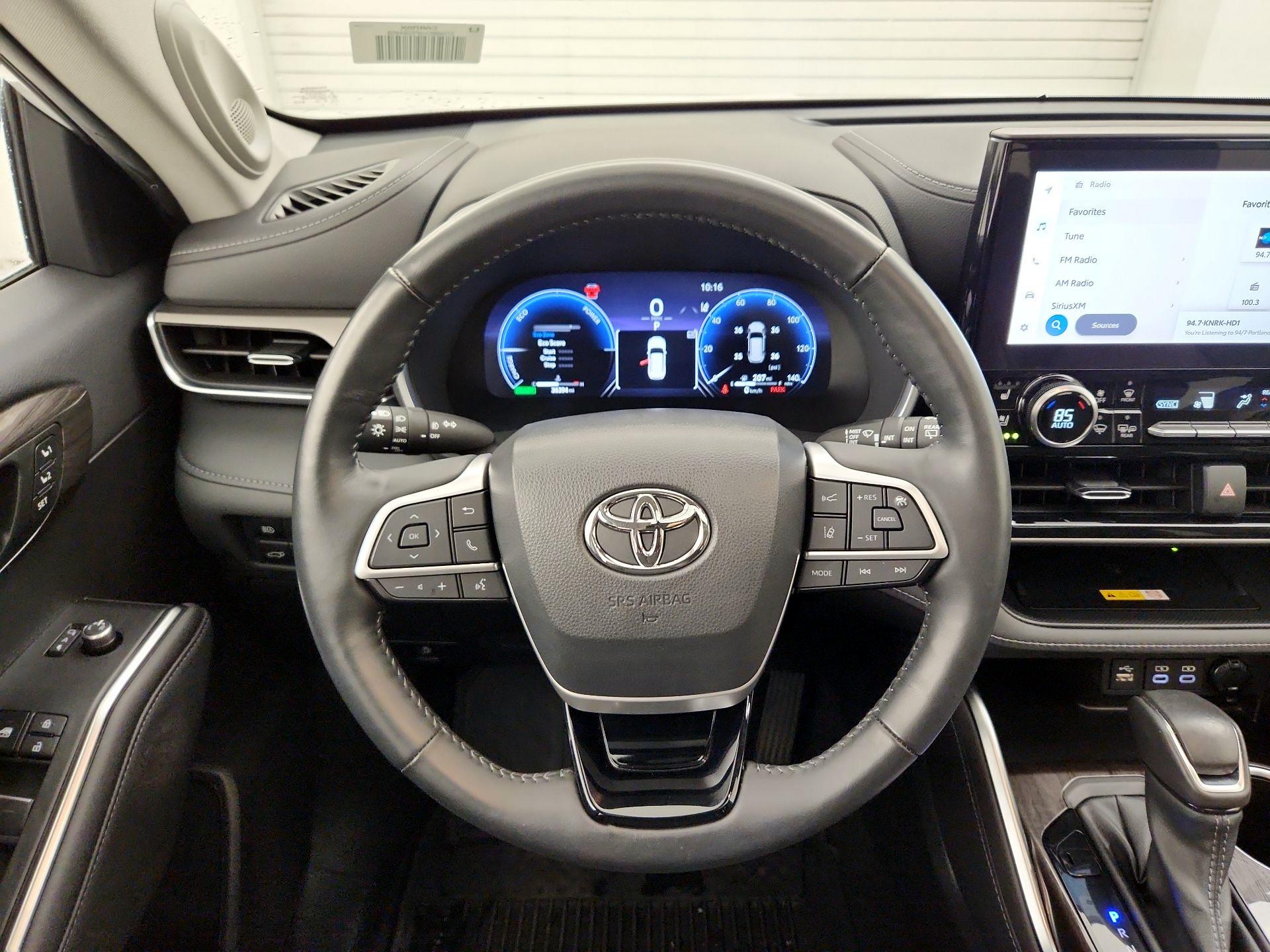 Thumbnail: 2023 Toyota Highlander - 10