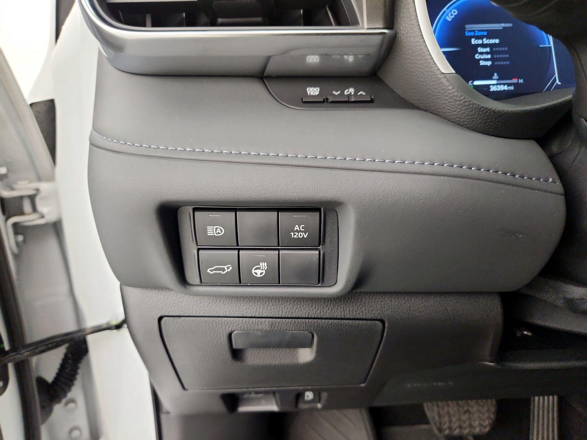 Thumbnail: 2023 Toyota Highlander - 13