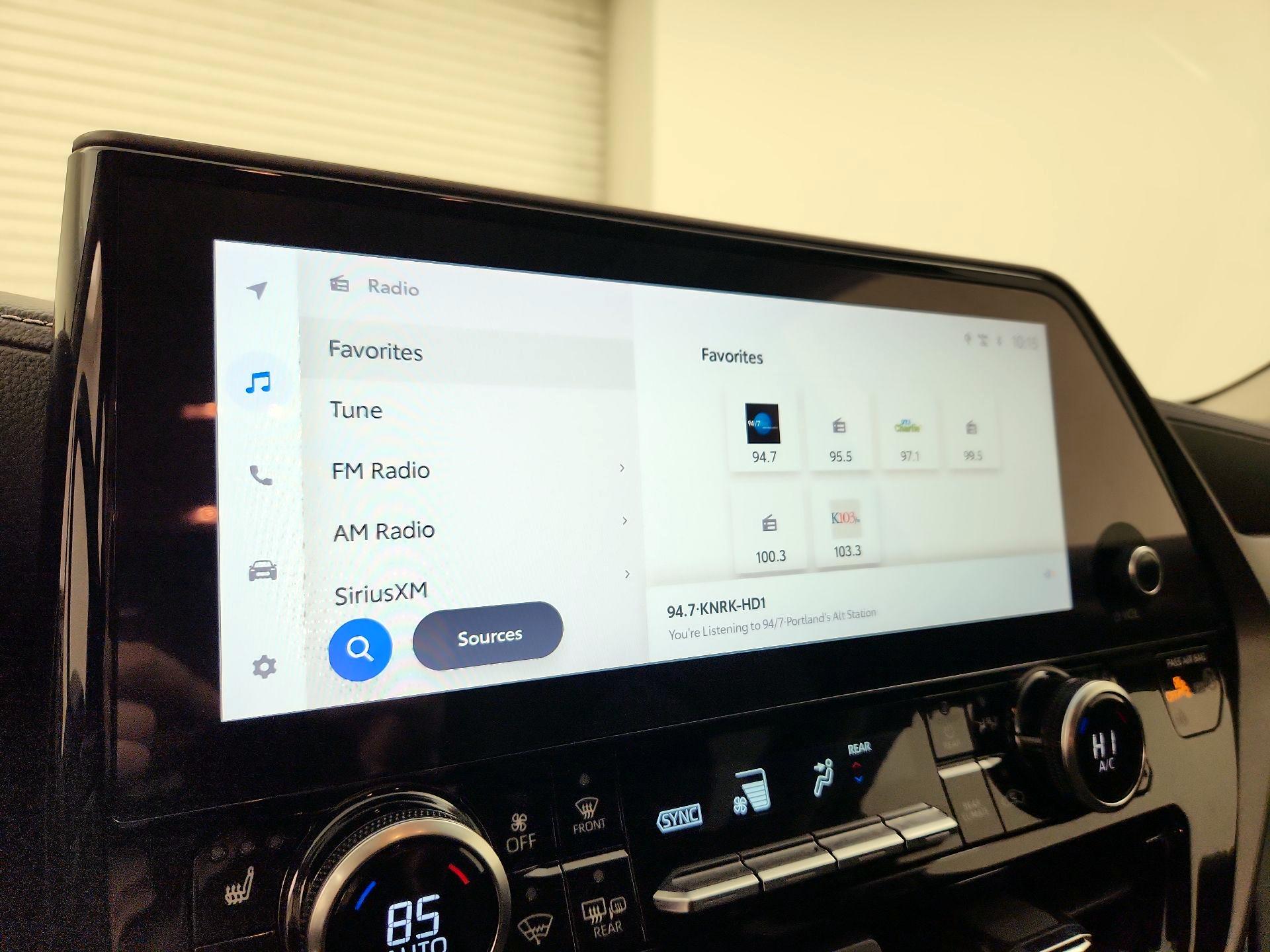 Thumbnail: 2023 Toyota Highlander - 15