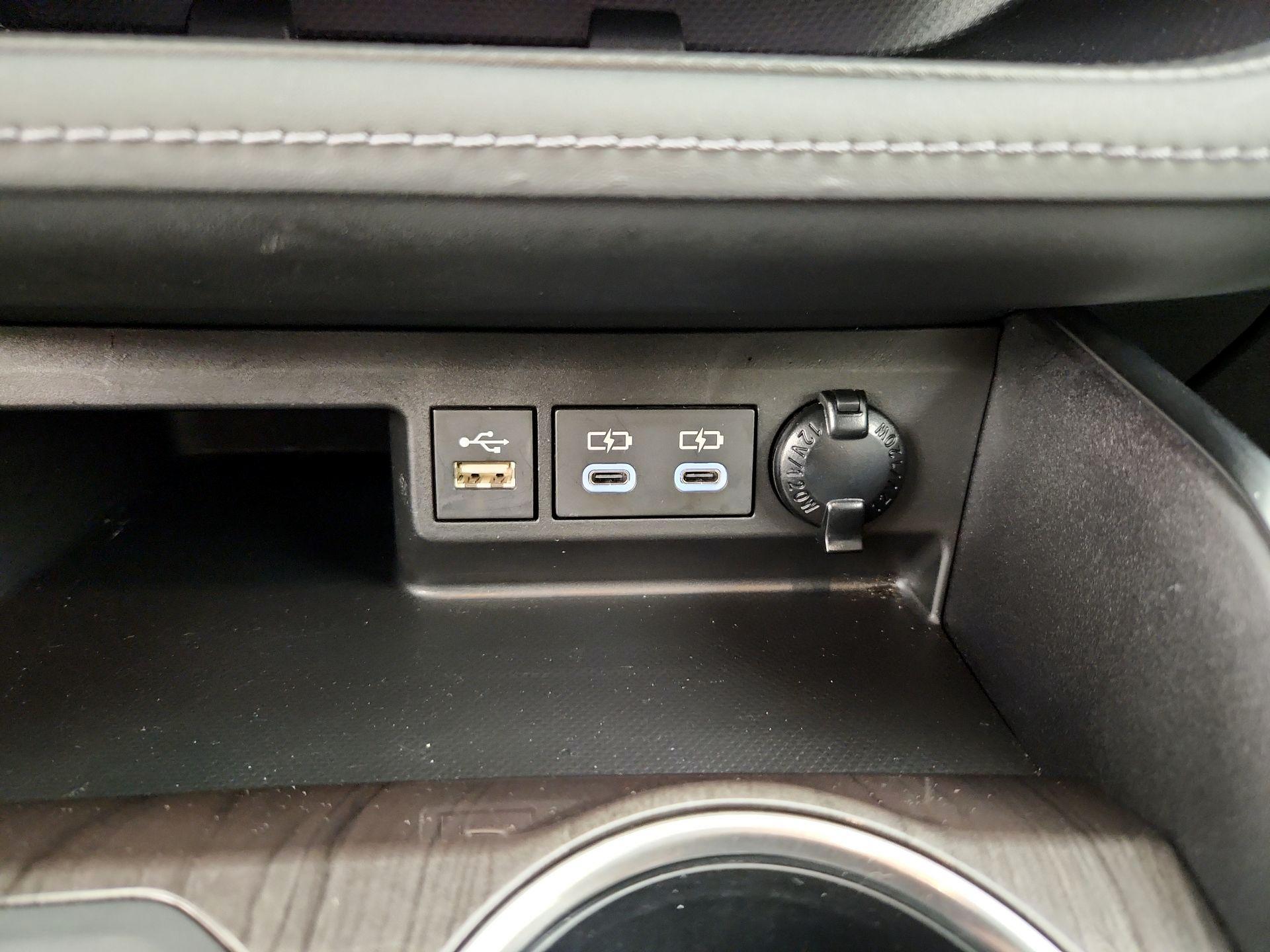 Thumbnail: 2023 Toyota Highlander - 18