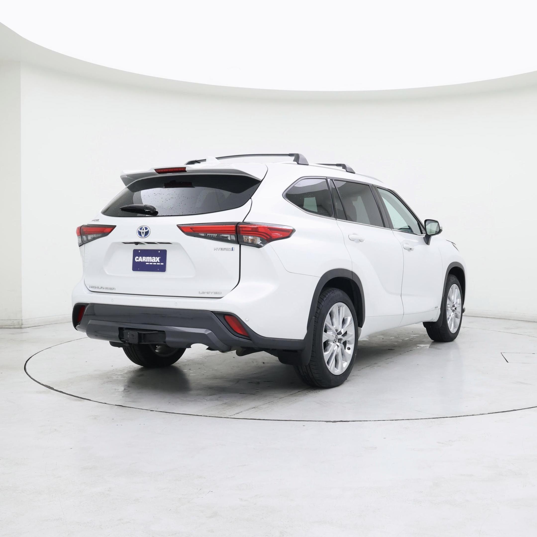 Thumbnail: 2023 Toyota Highlander - 8