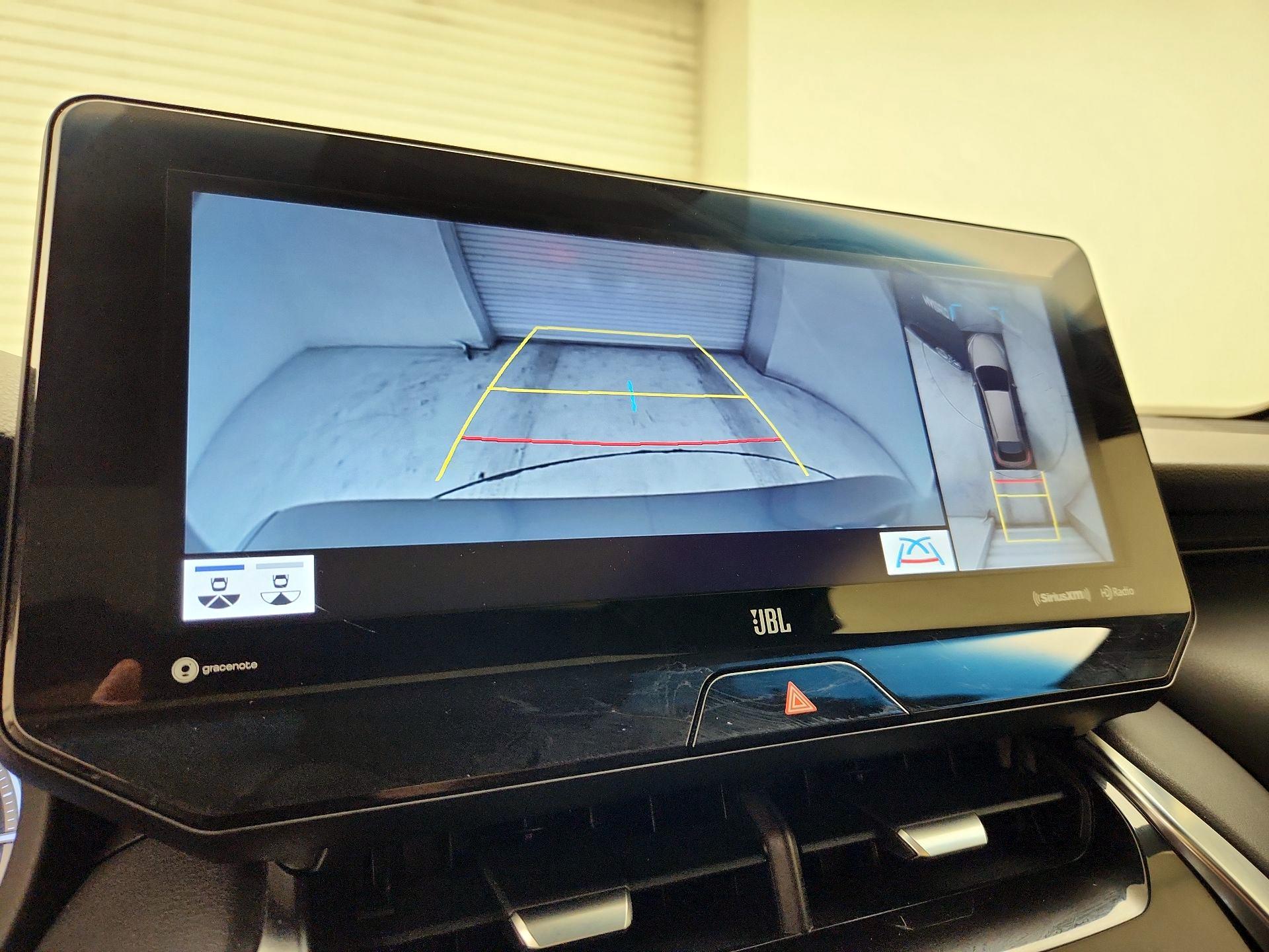 Thumbnail: 2021 Toyota Venza - 15