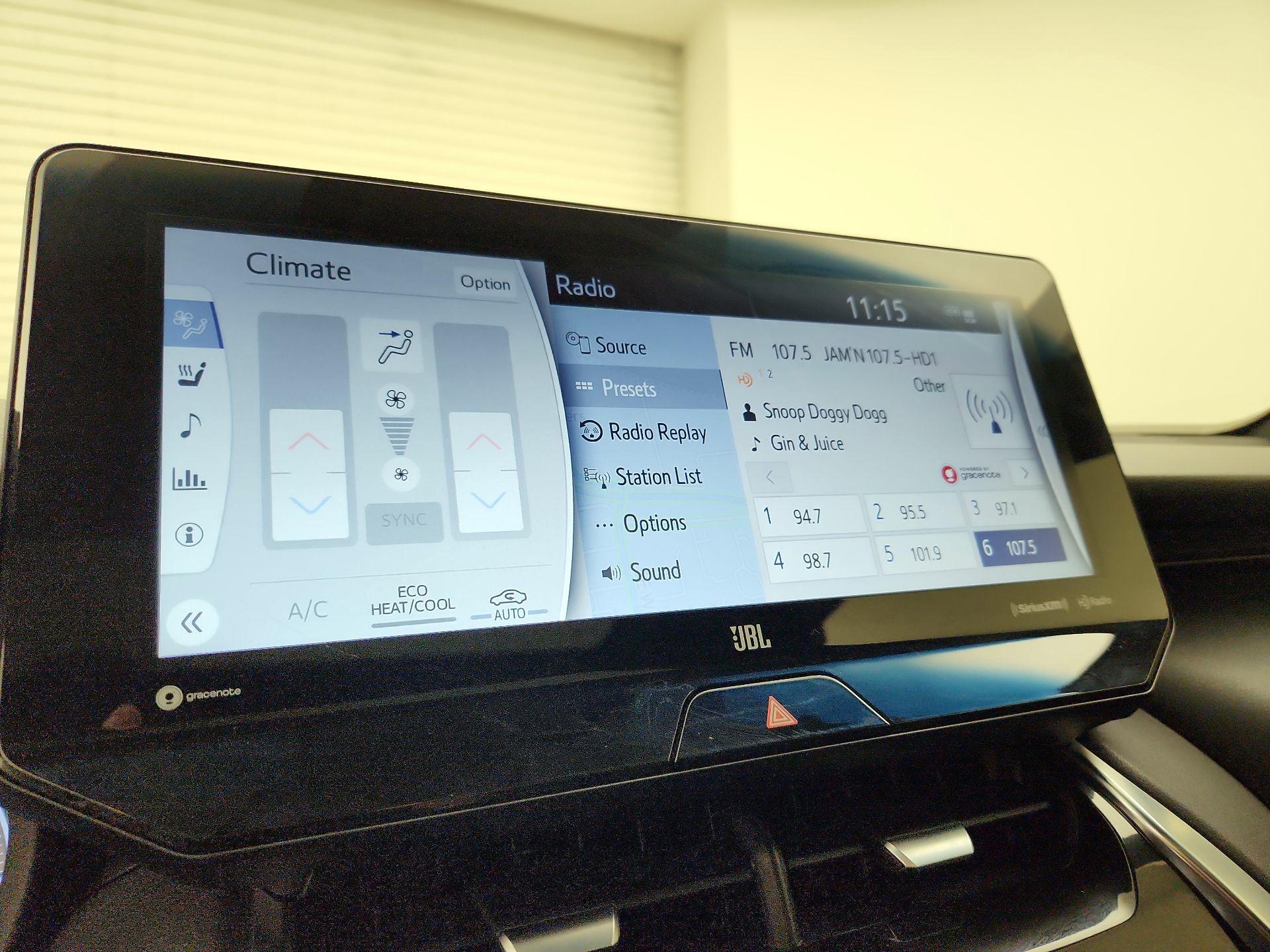 Thumbnail: 2021 Toyota Venza - 16