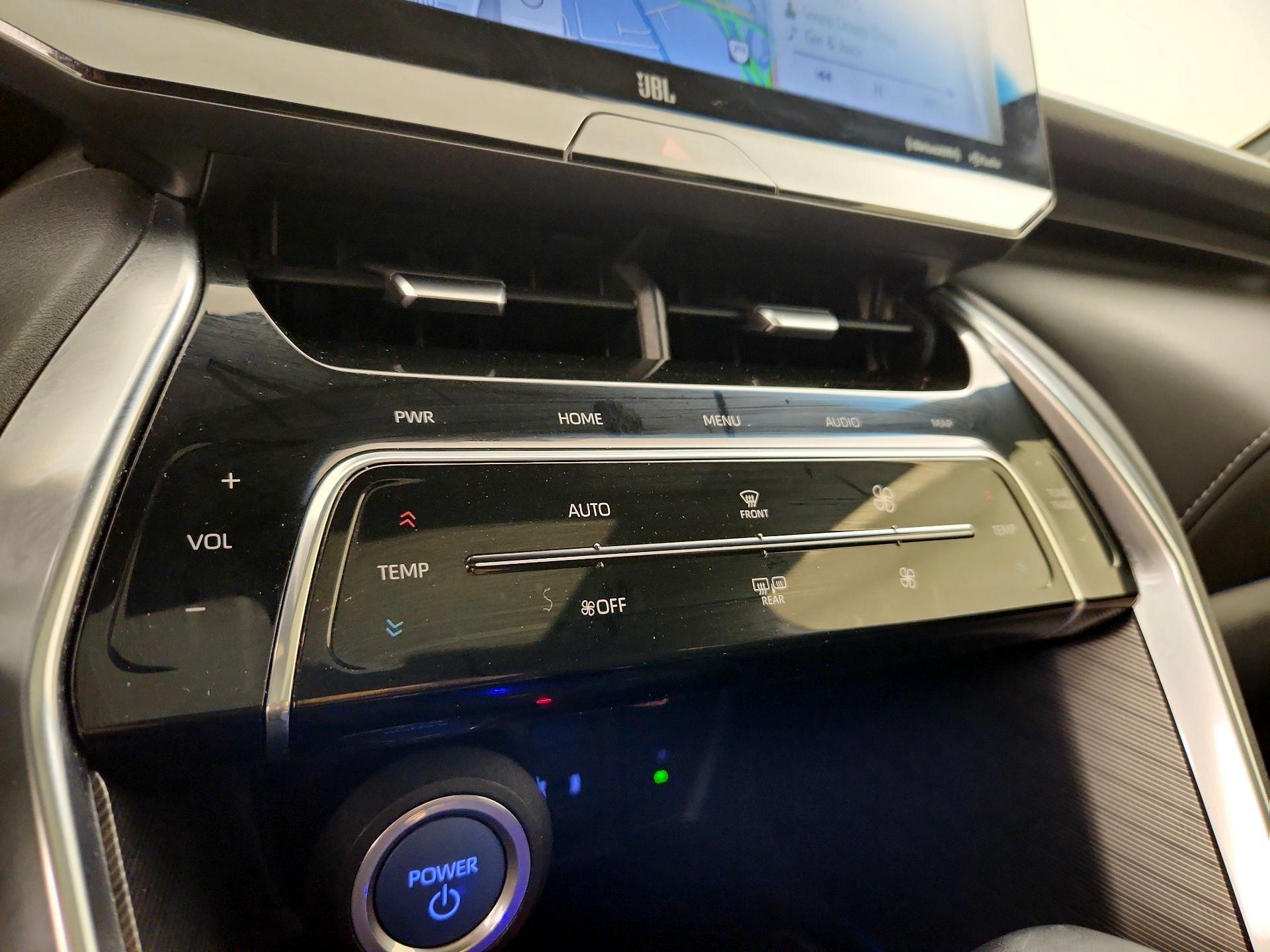 Thumbnail: 2021 Toyota Venza - 17