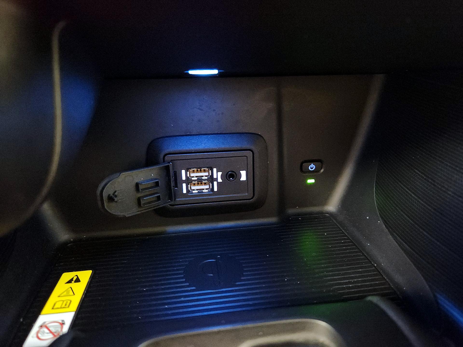 Thumbnail: 2021 Toyota Venza - 19