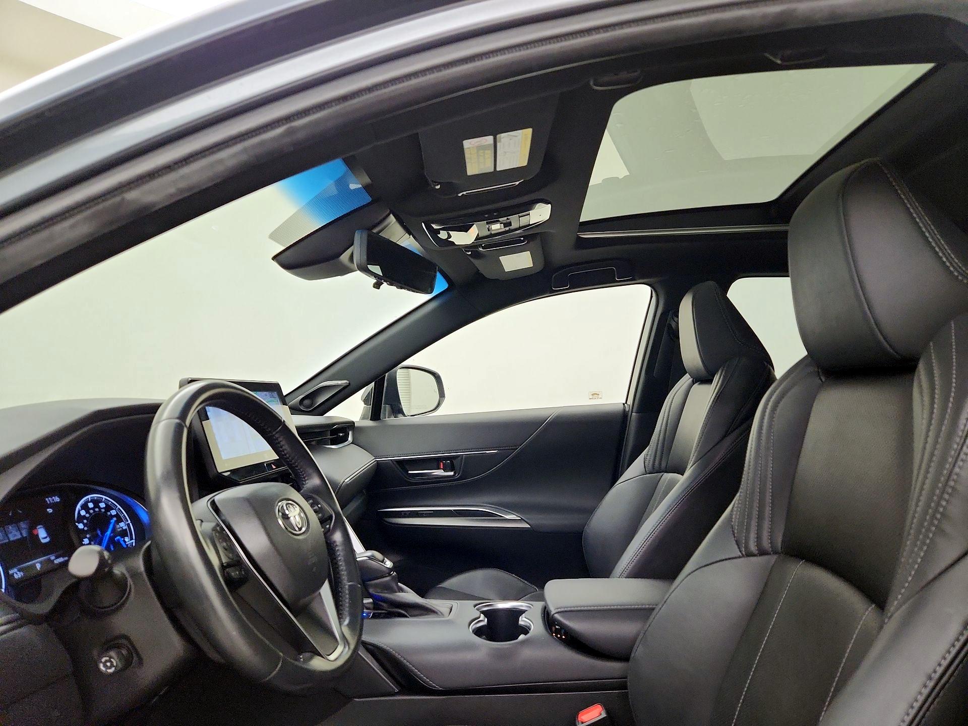 Thumbnail: 2021 Toyota Venza - 20