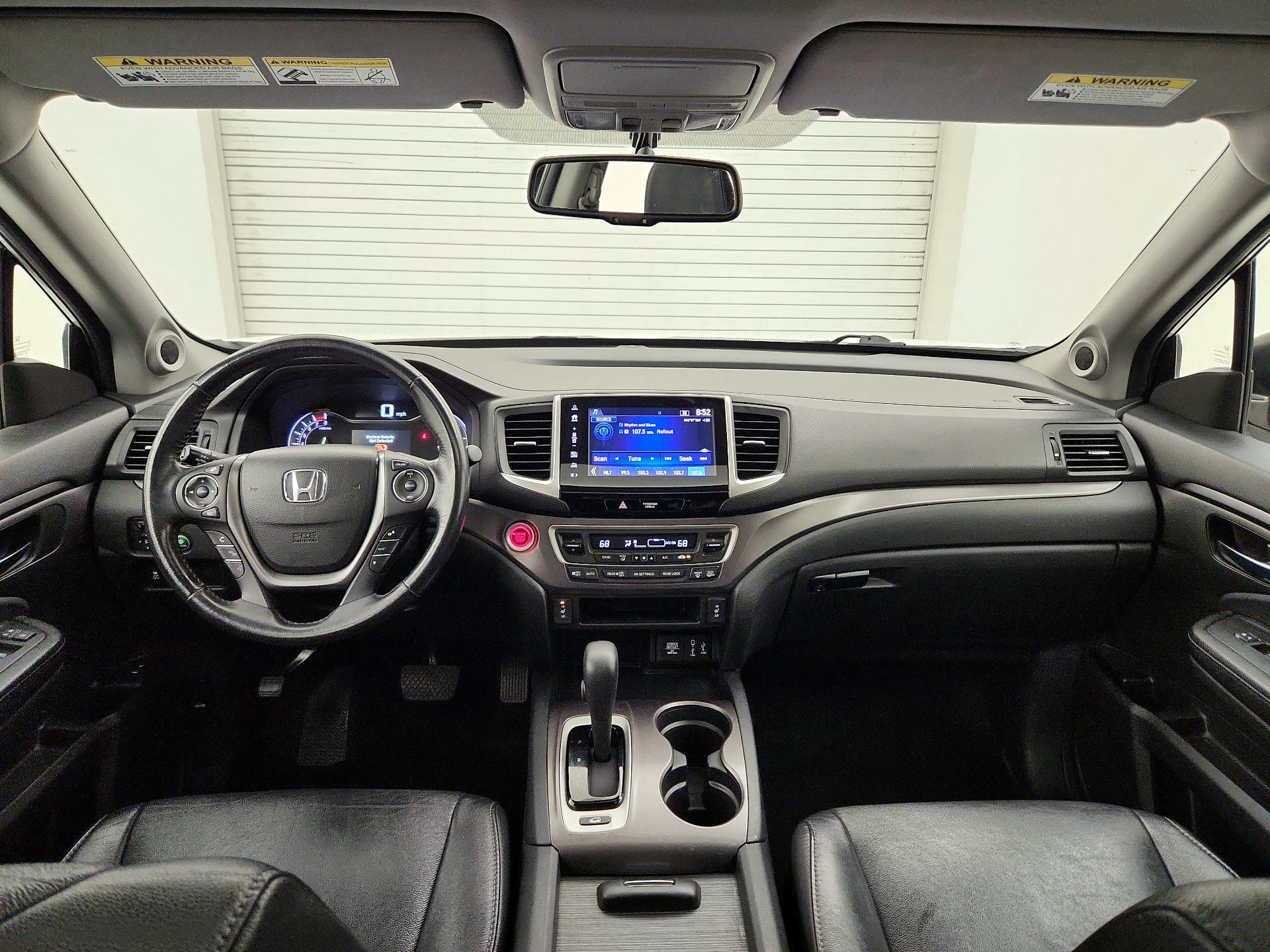 Thumbnail: 2017 Honda Pilot - 9