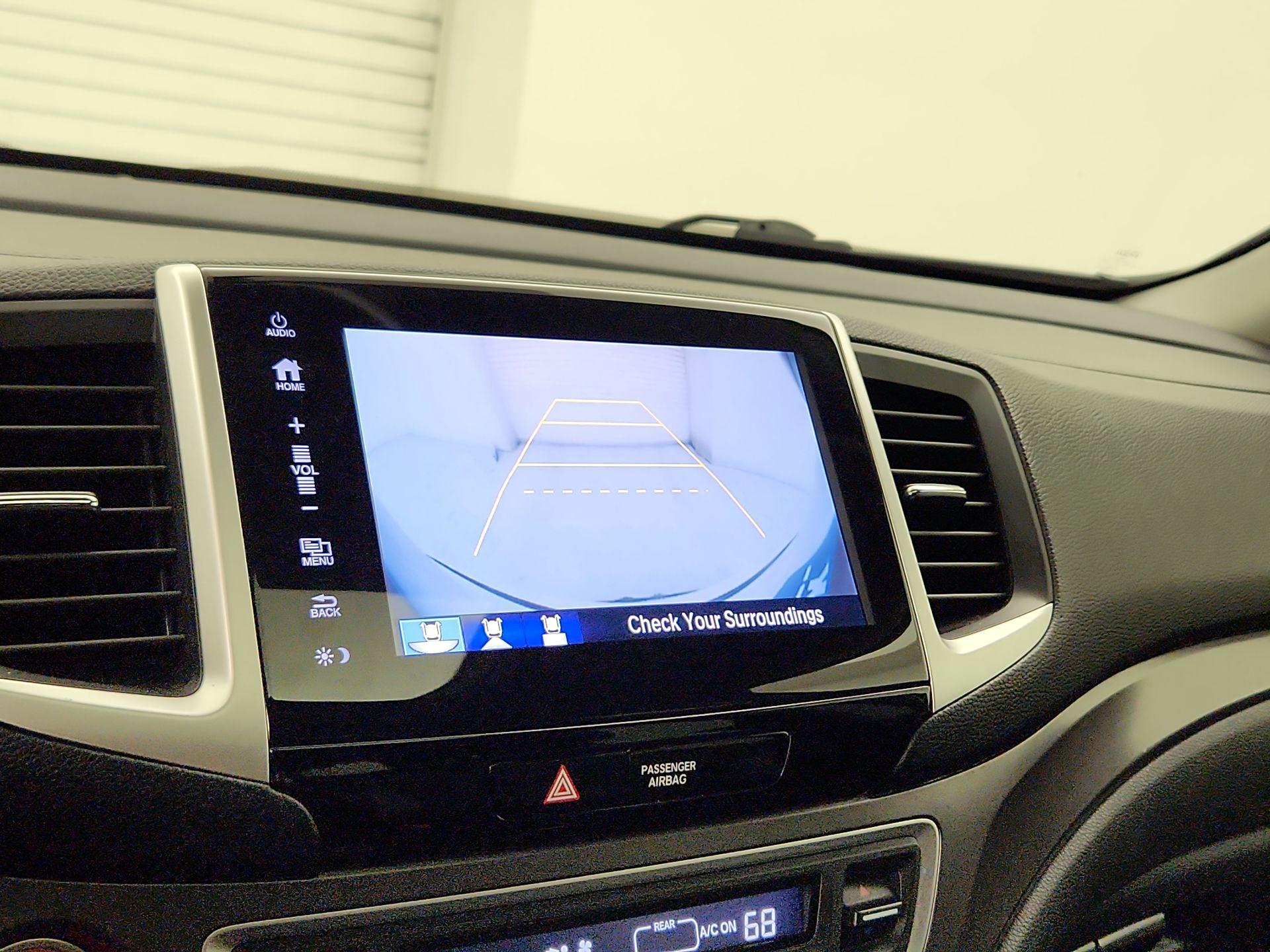 Thumbnail: 2017 Honda Pilot - 14