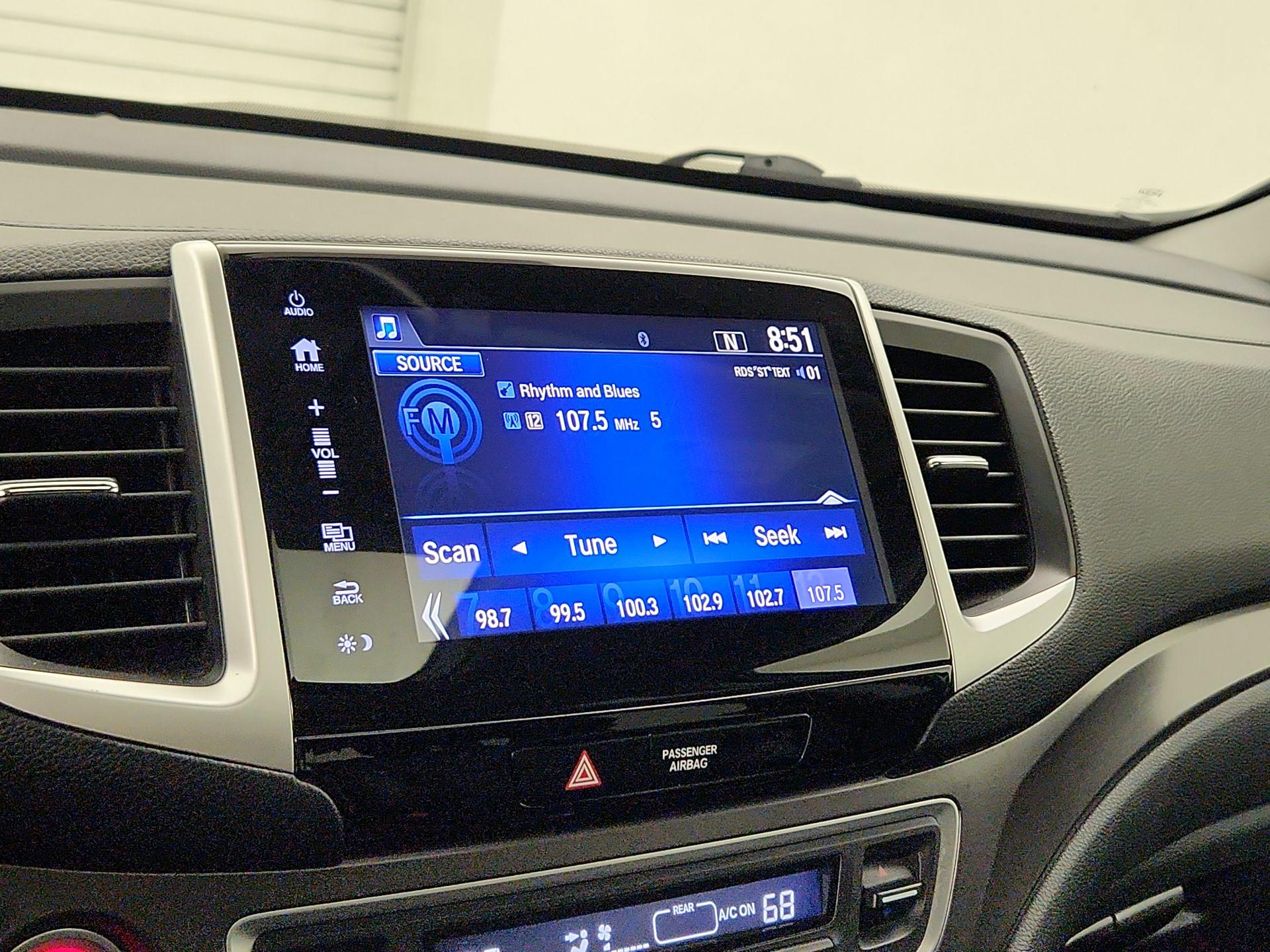 Thumbnail: 2017 Honda Pilot - 15