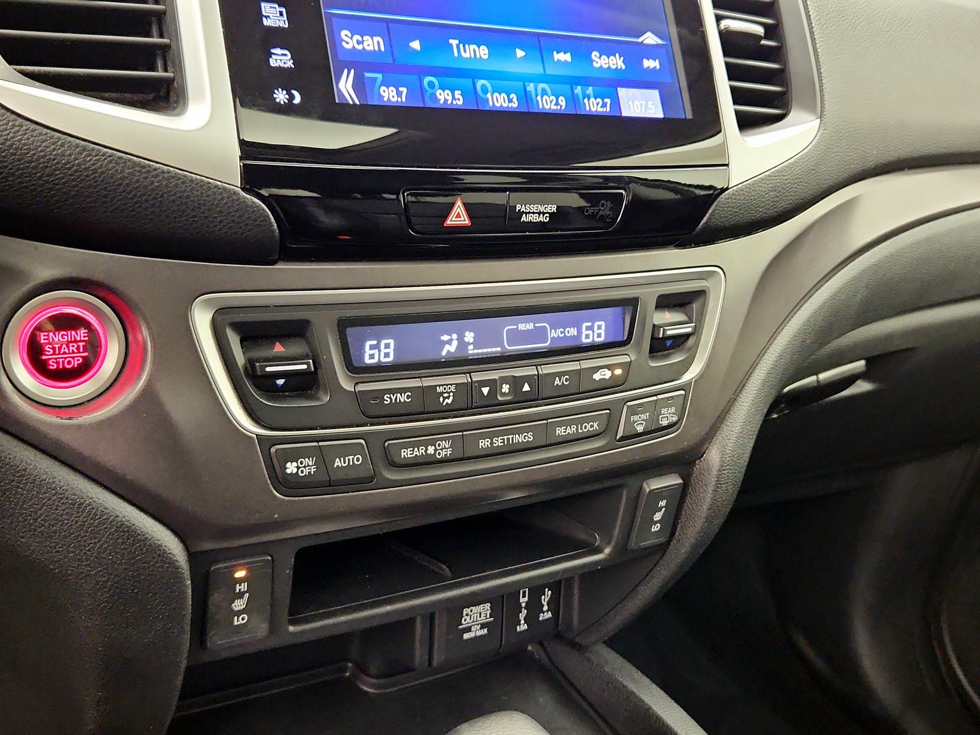 Thumbnail: 2017 Honda Pilot - 16