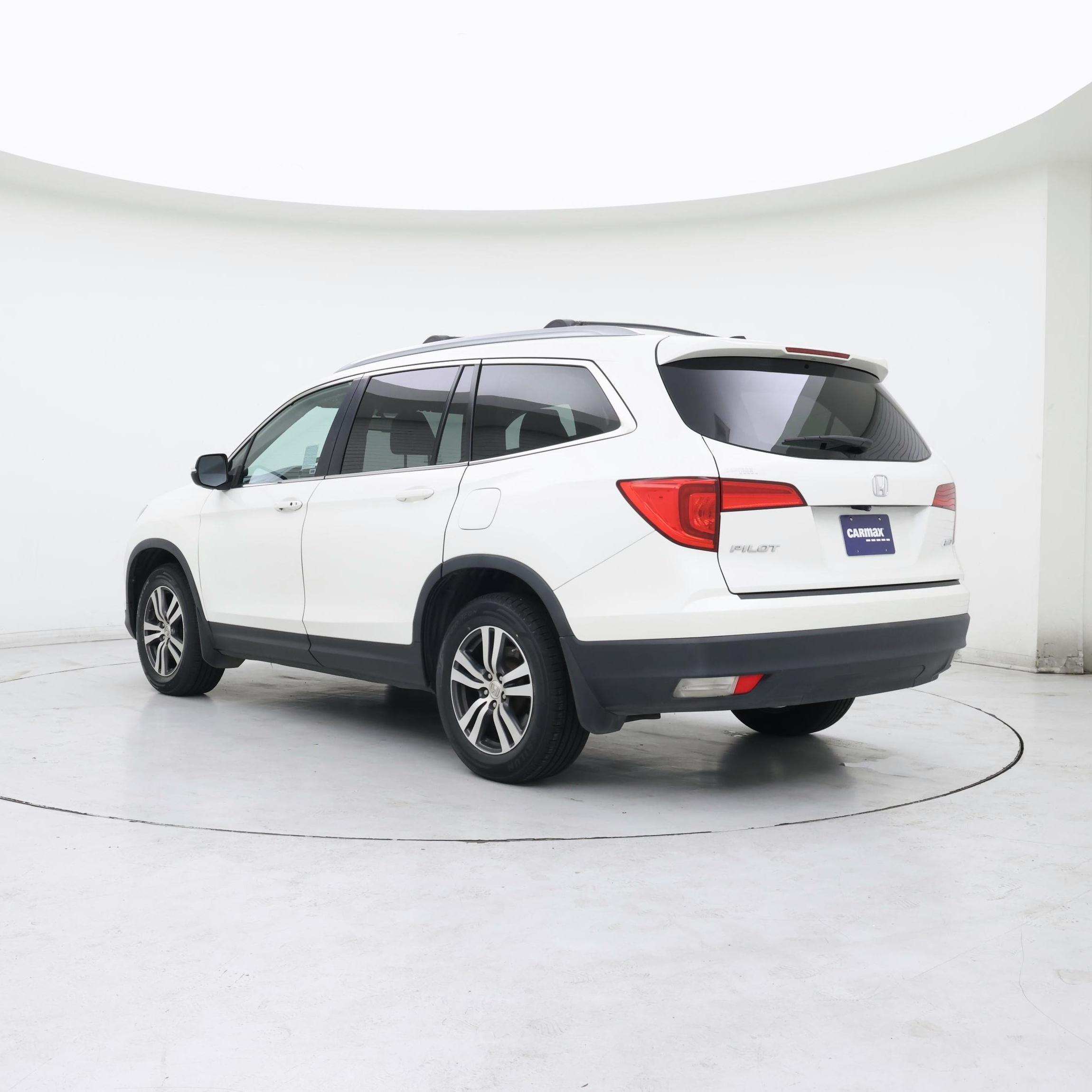 Thumbnail: 2017 Honda Pilot - 2