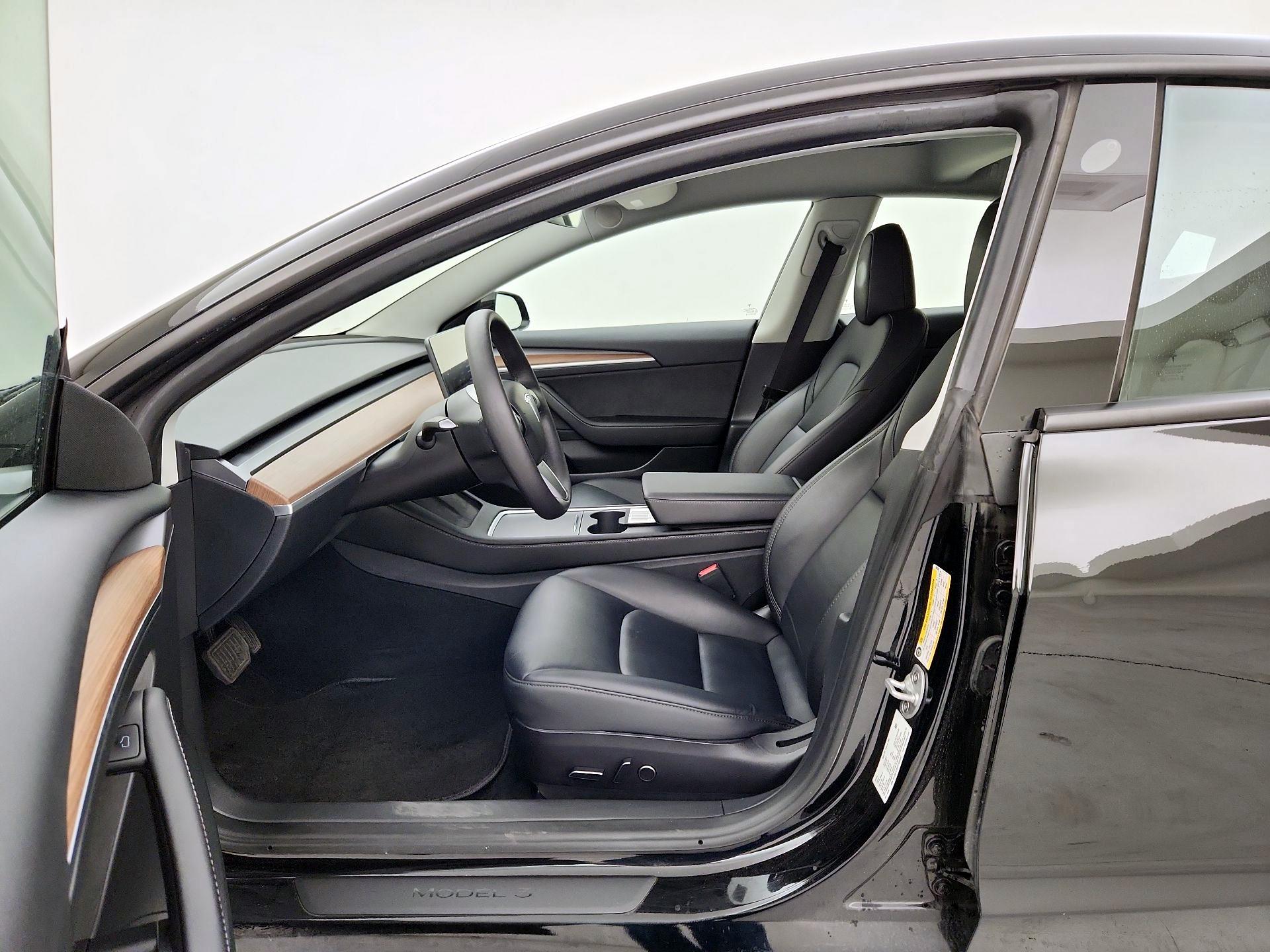 Thumbnail: 2023 Tesla Model 3 - 11