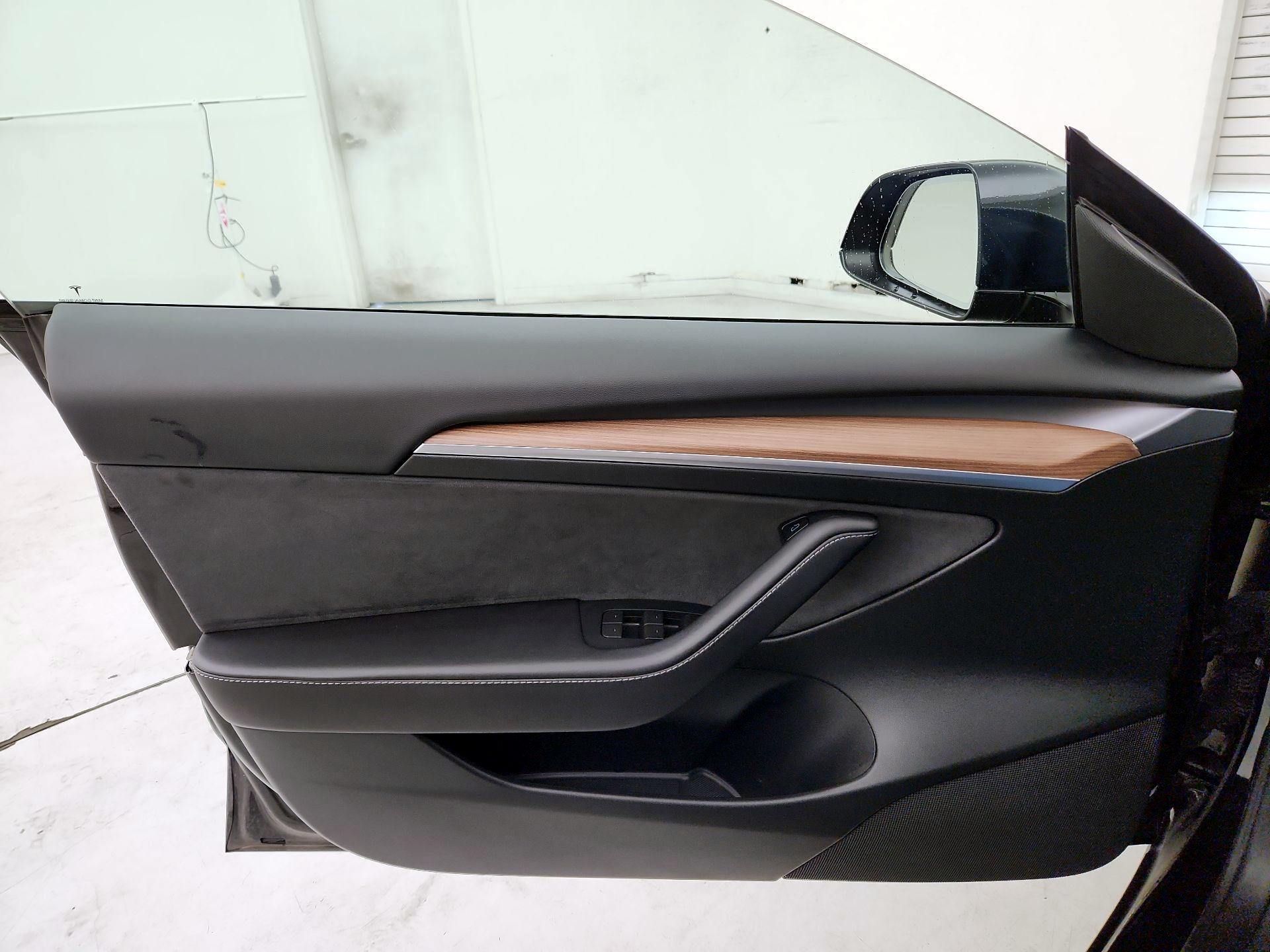 Thumbnail: 2023 Tesla Model 3 - 12