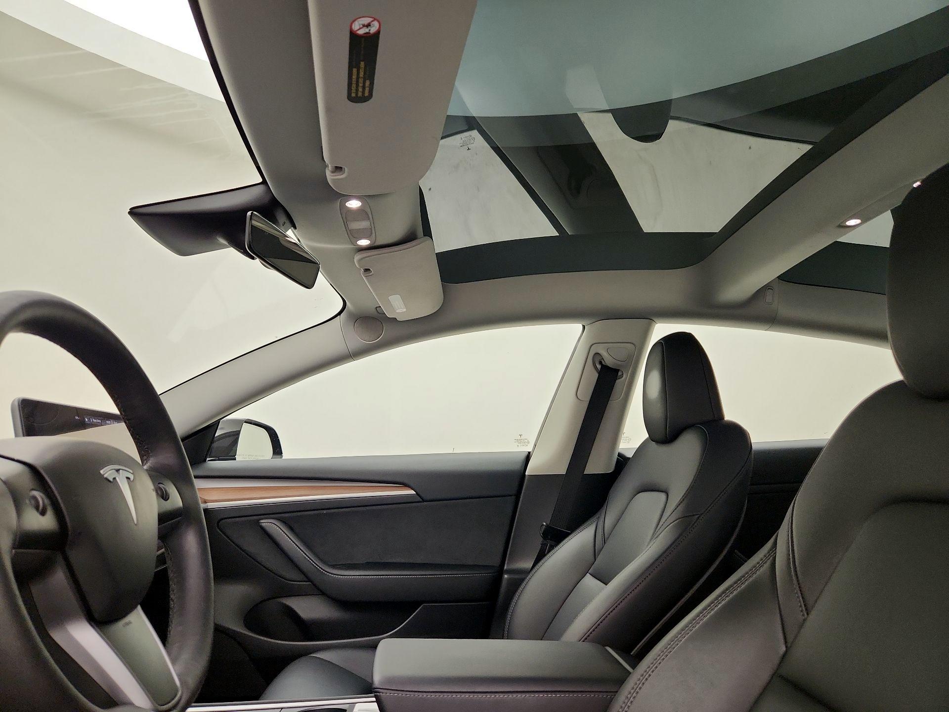 Thumbnail: 2023 Tesla Model 3 - 19