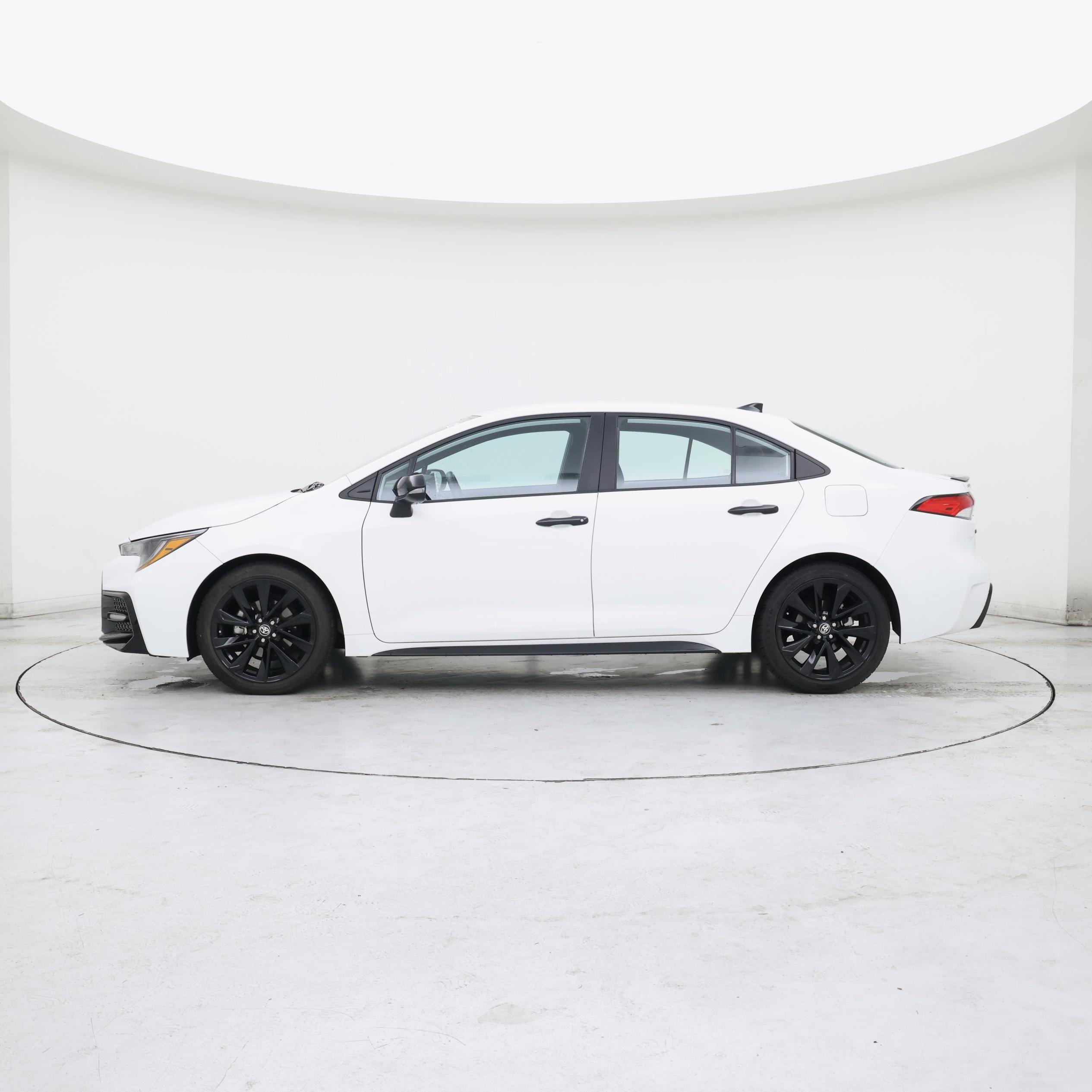 Thumbnail: 2022 Toyota Corolla - 3