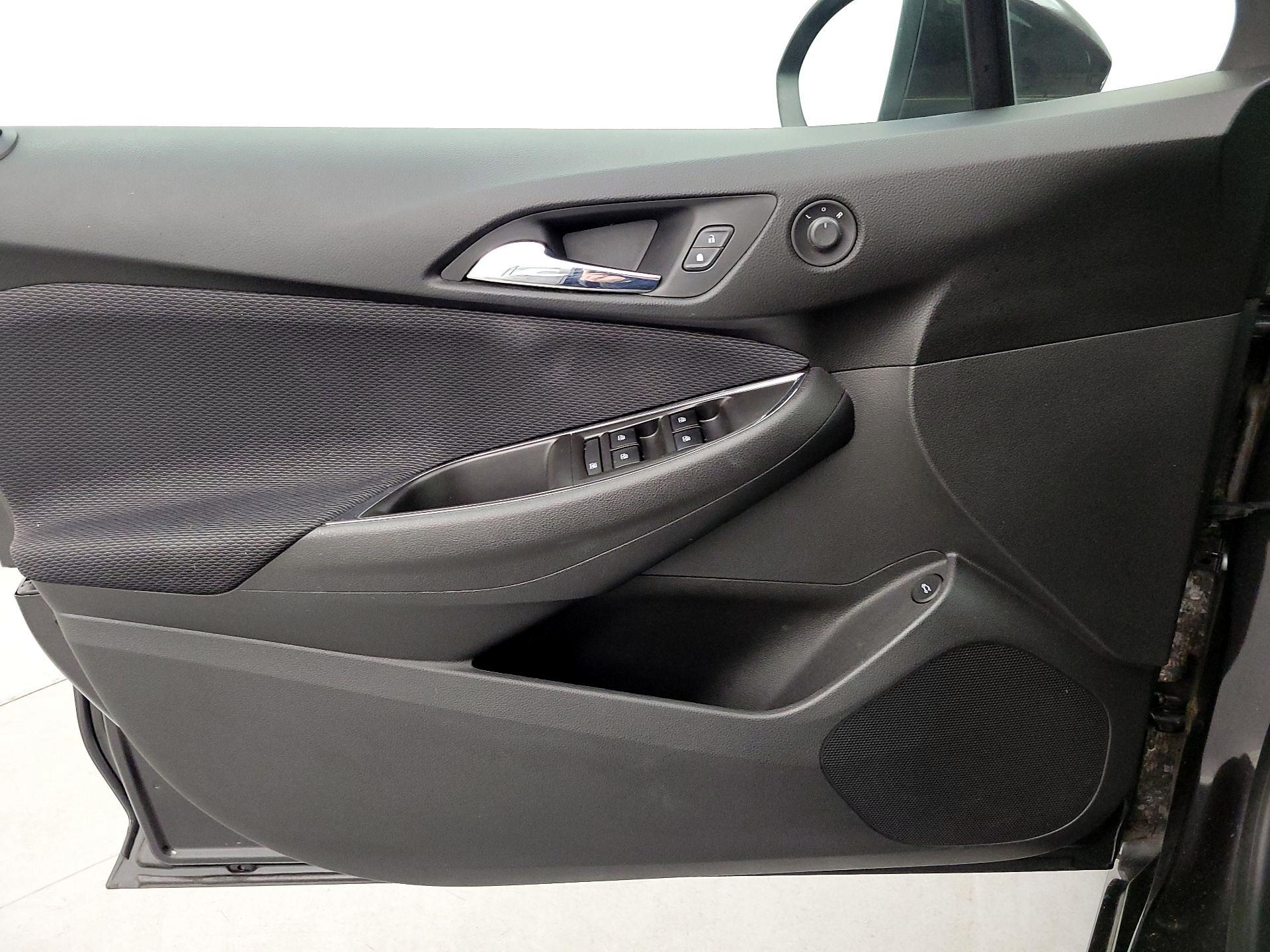 Thumbnail: 2016 Chevrolet Cruze - 12