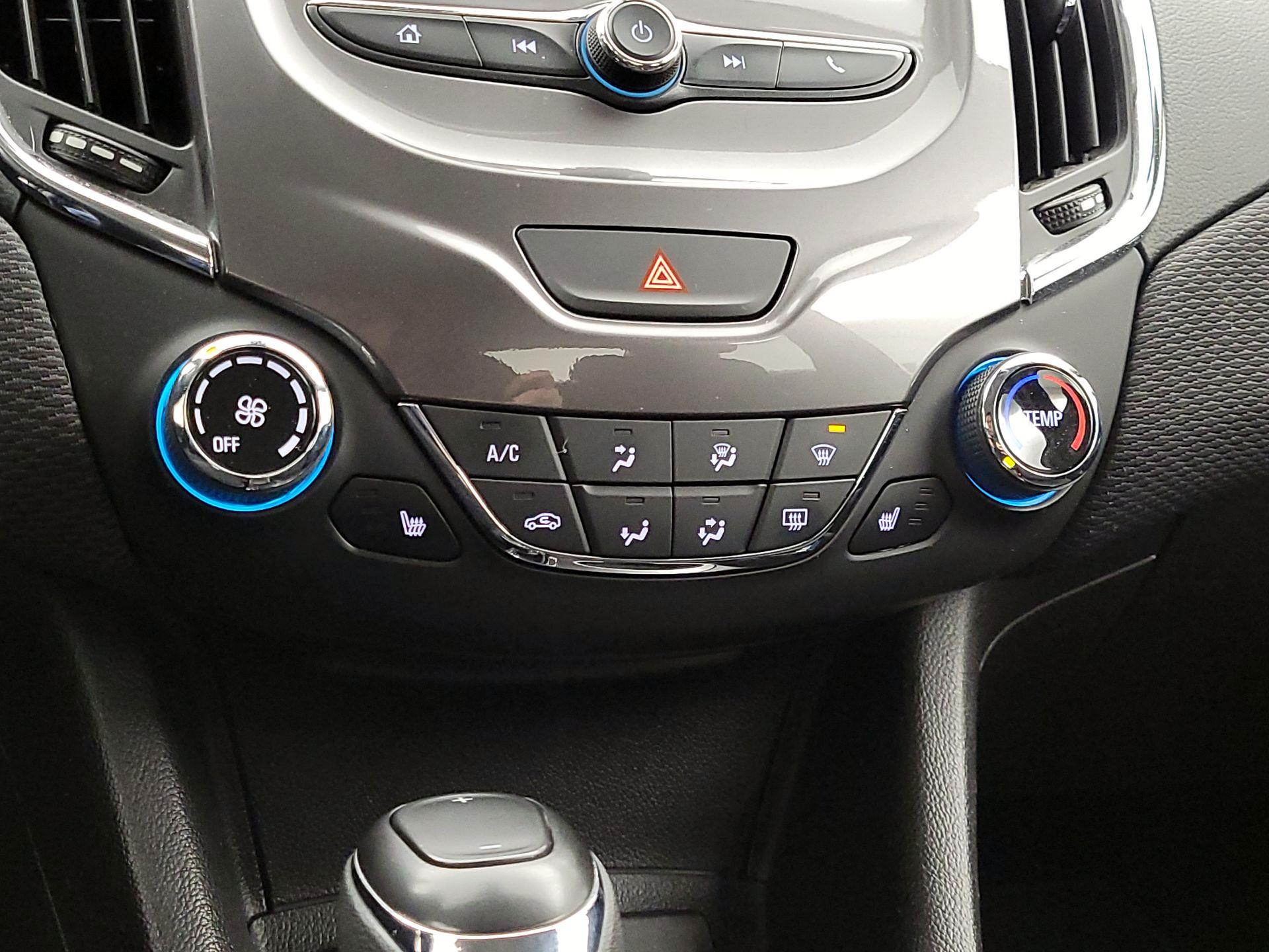 Thumbnail: 2016 Chevrolet Cruze - 16