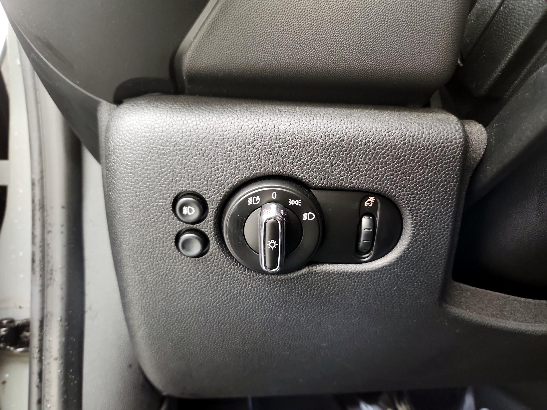 Thumbnail: 2020 MINI Cooper Hardtop - 13