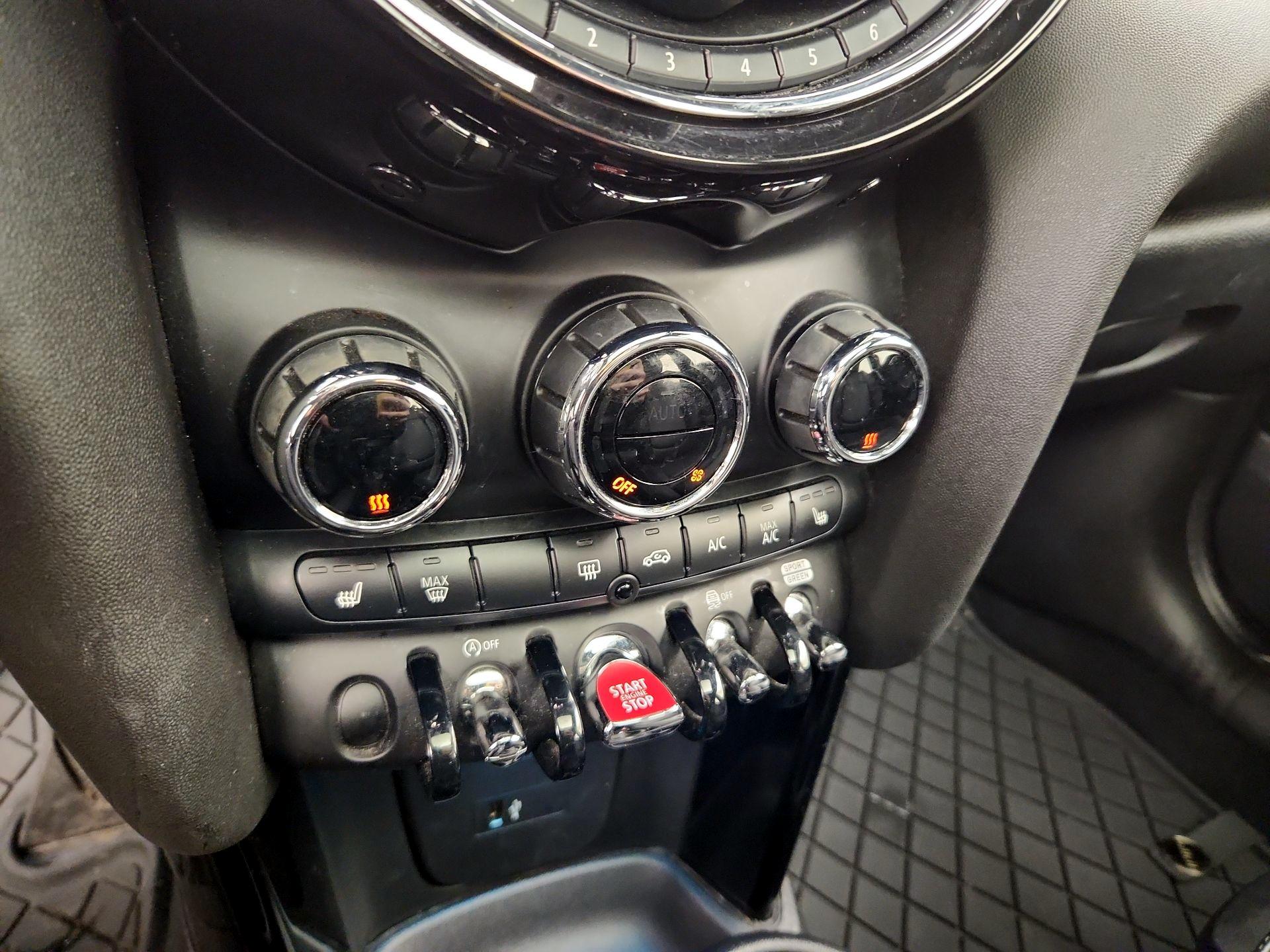 Thumbnail: 2020 MINI Cooper Hardtop - 16