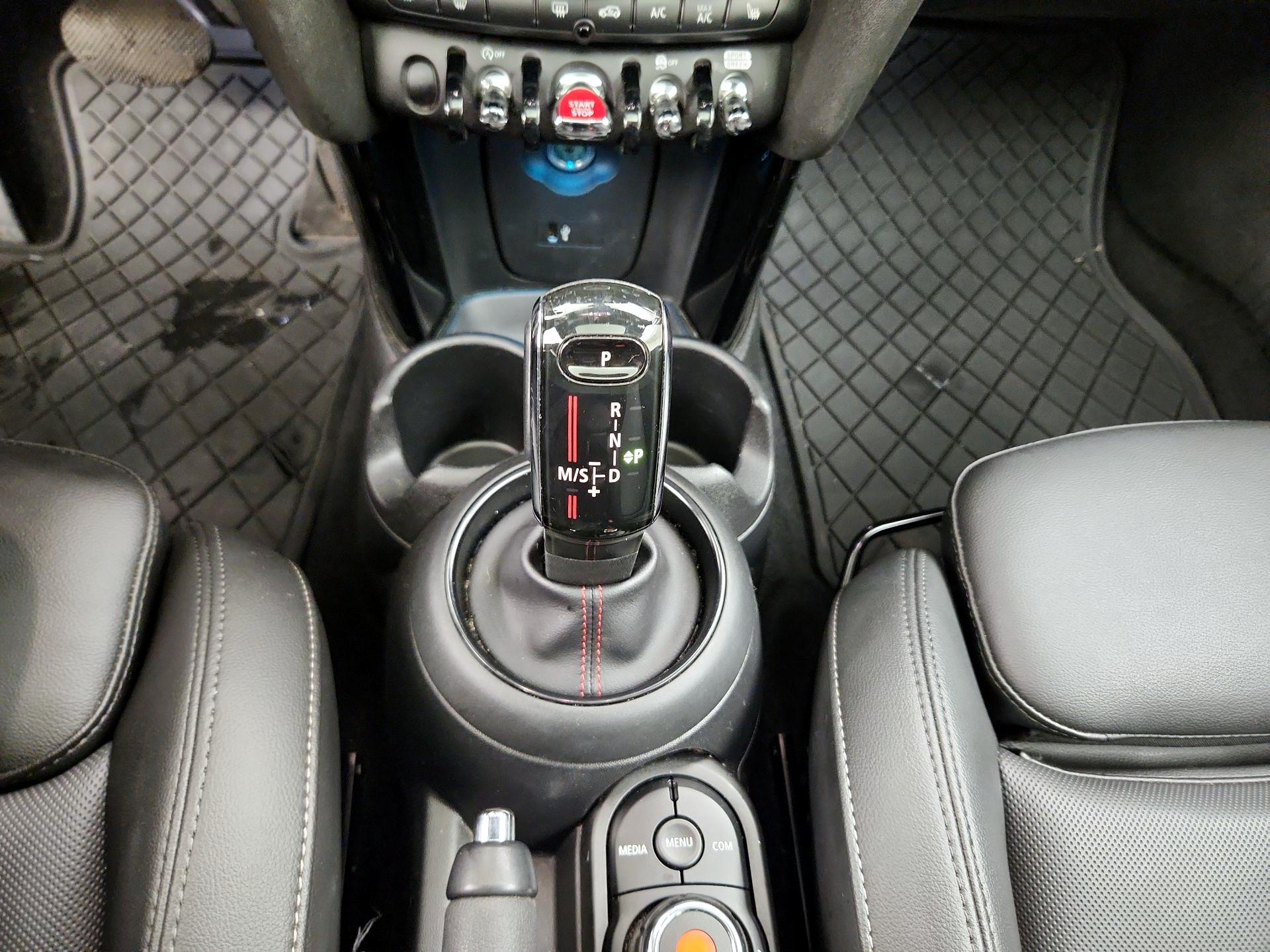 Thumbnail: 2020 MINI Cooper Hardtop - 17