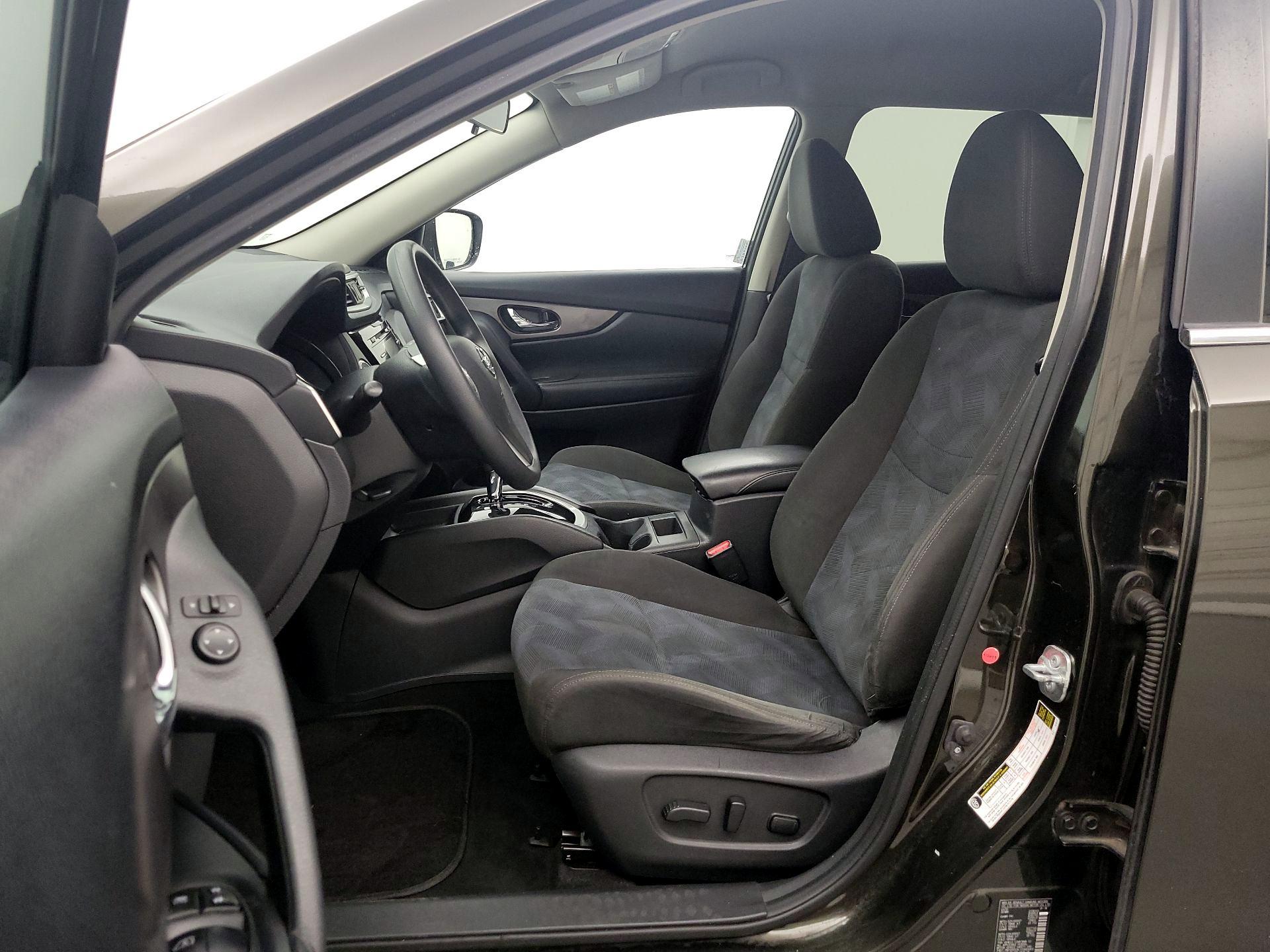 Thumbnail: 2016 Nissan Rogue - 11