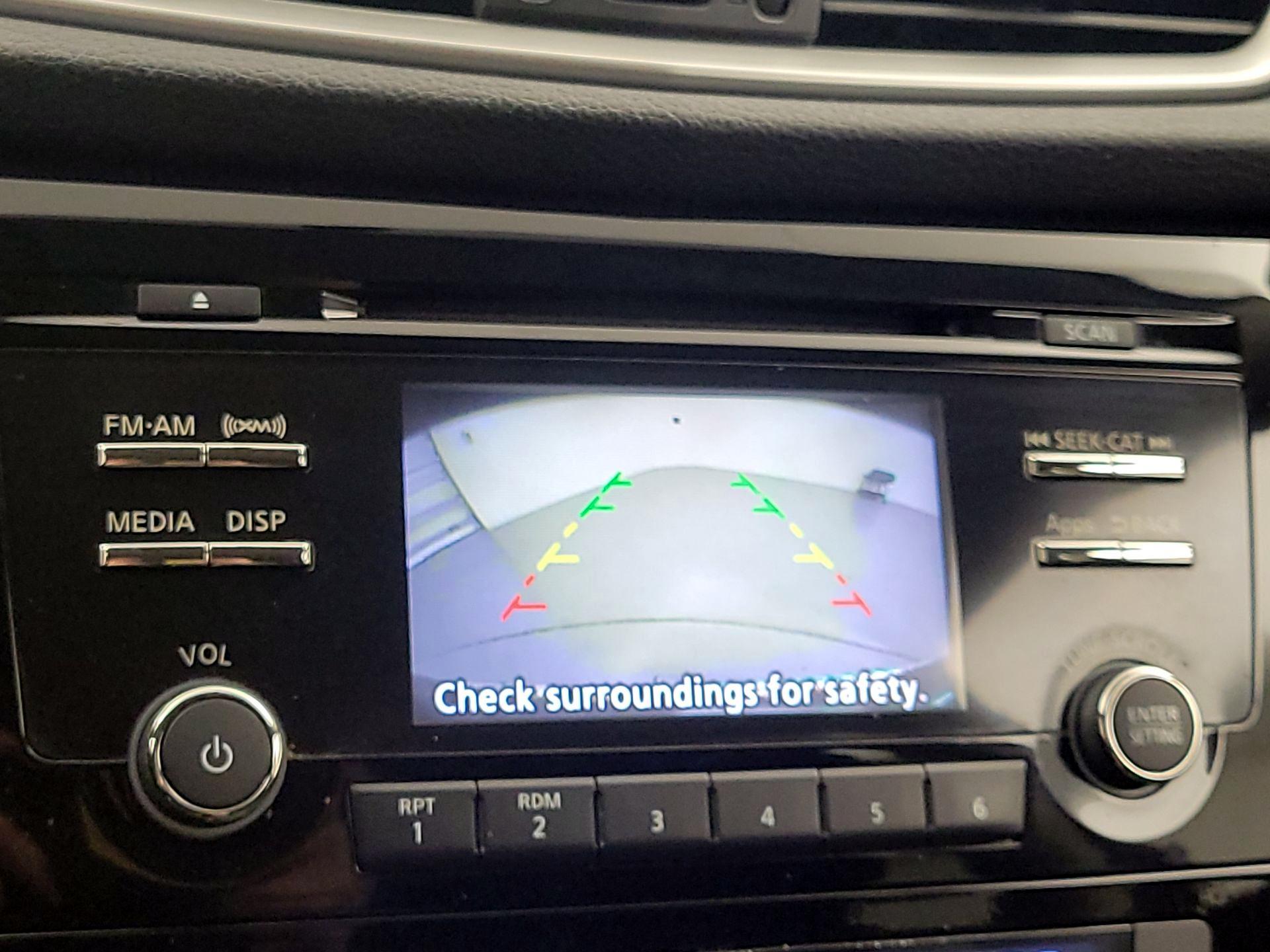 Thumbnail: 2016 Nissan Rogue - 14