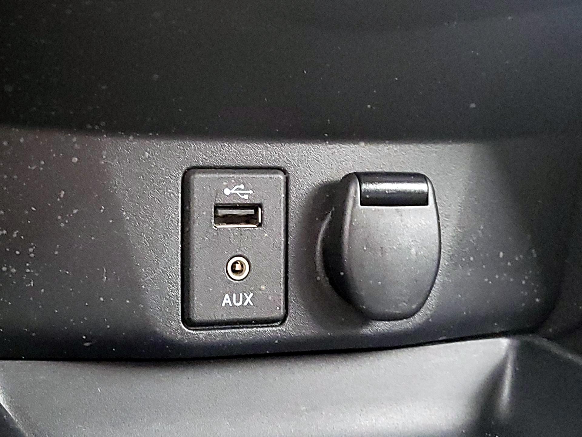 Thumbnail: 2016 Nissan Rogue - 18