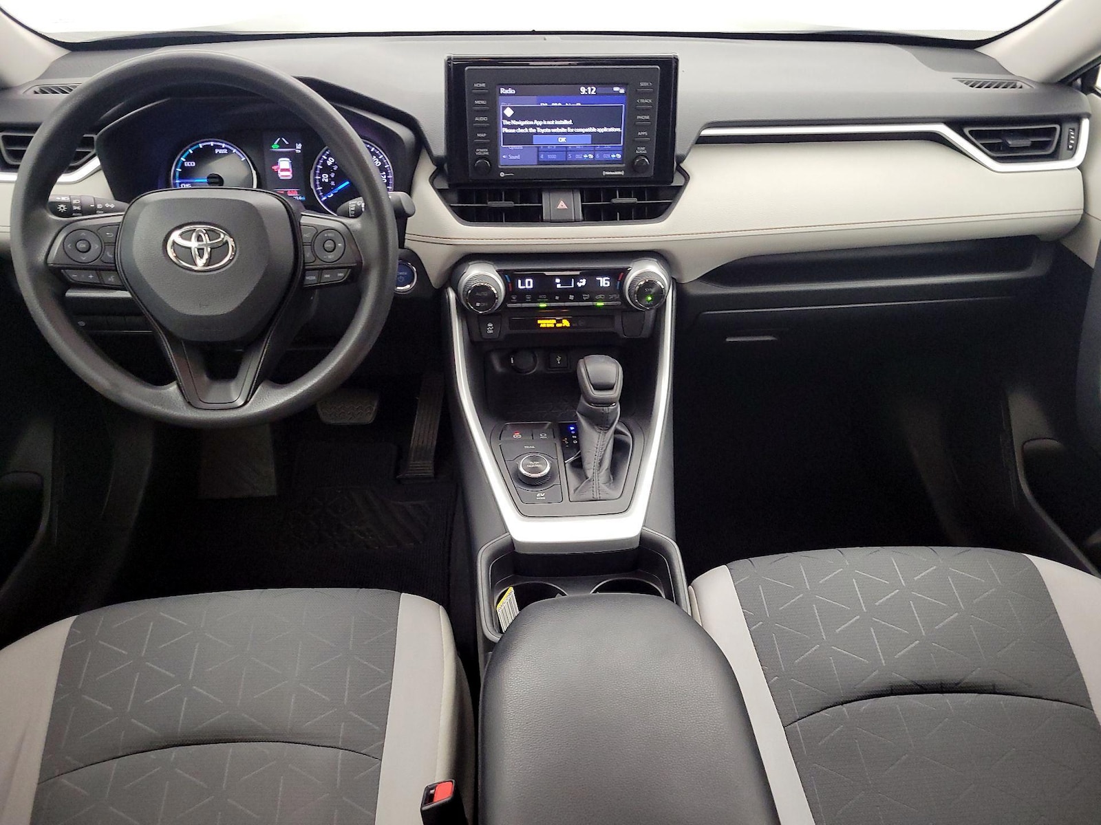 2021 Toyota RAV4 XLE - Photo 10