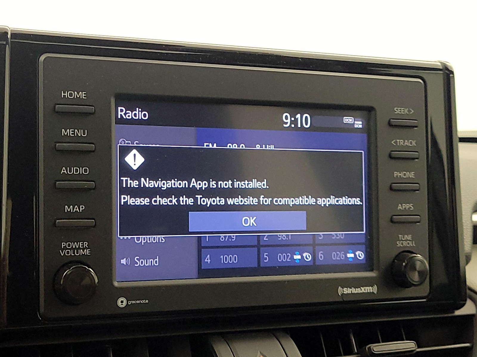 2021 Toyota RAV4 XLE - Photo 15