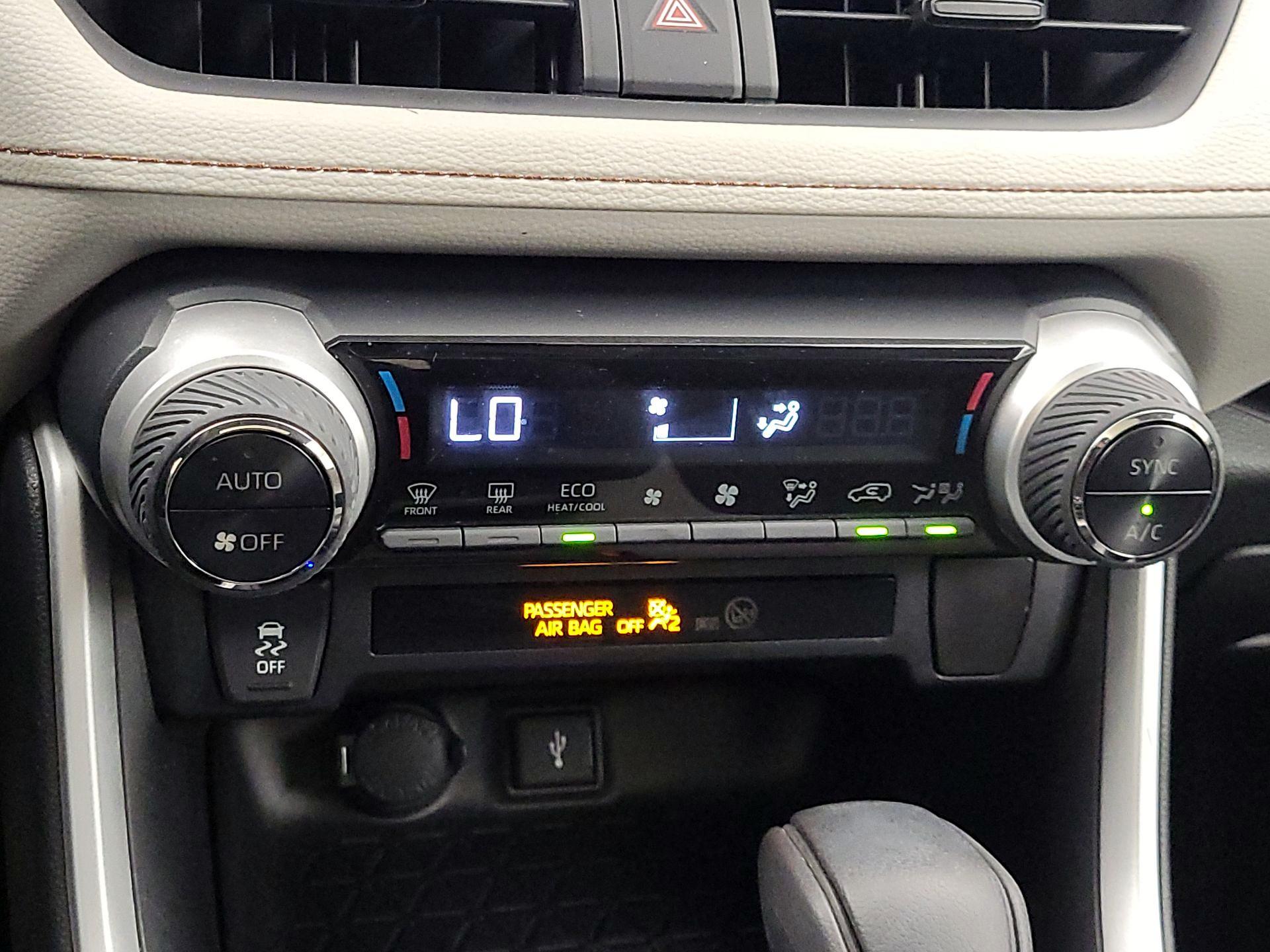 Thumbnail: 2021 Toyota RAV4 - 17