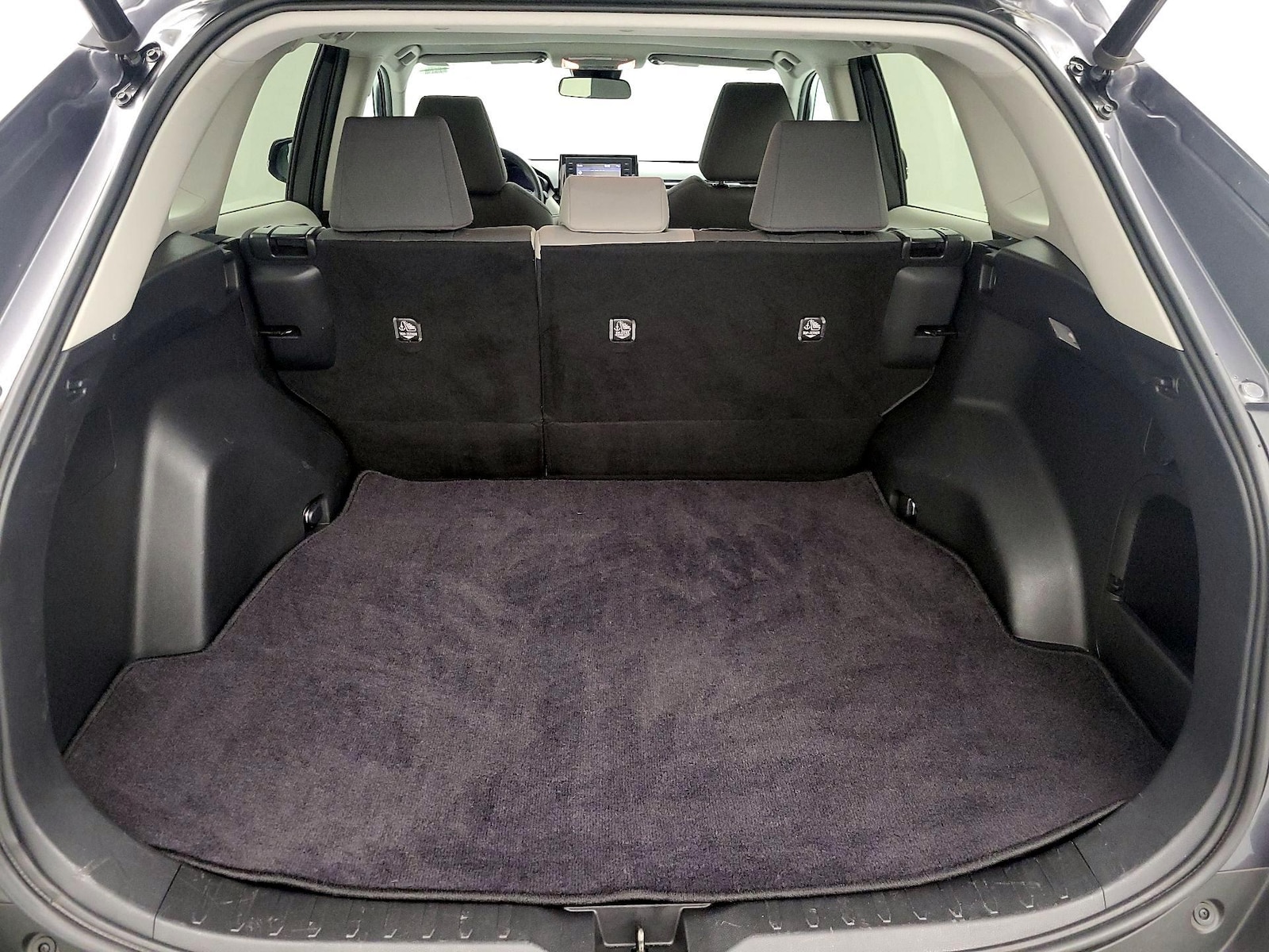 2021 Toyota RAV4 XLE - Photo 23