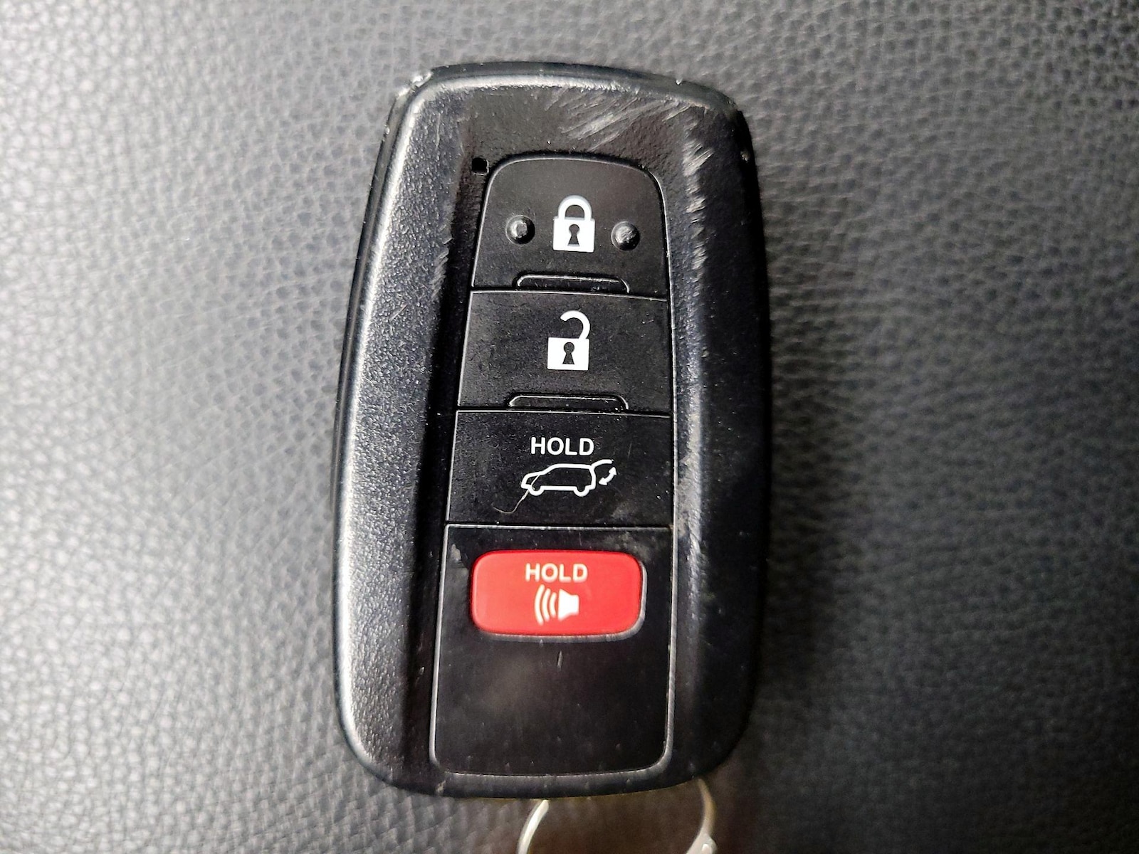 2021 Toyota RAV4 XLE - Photo 25