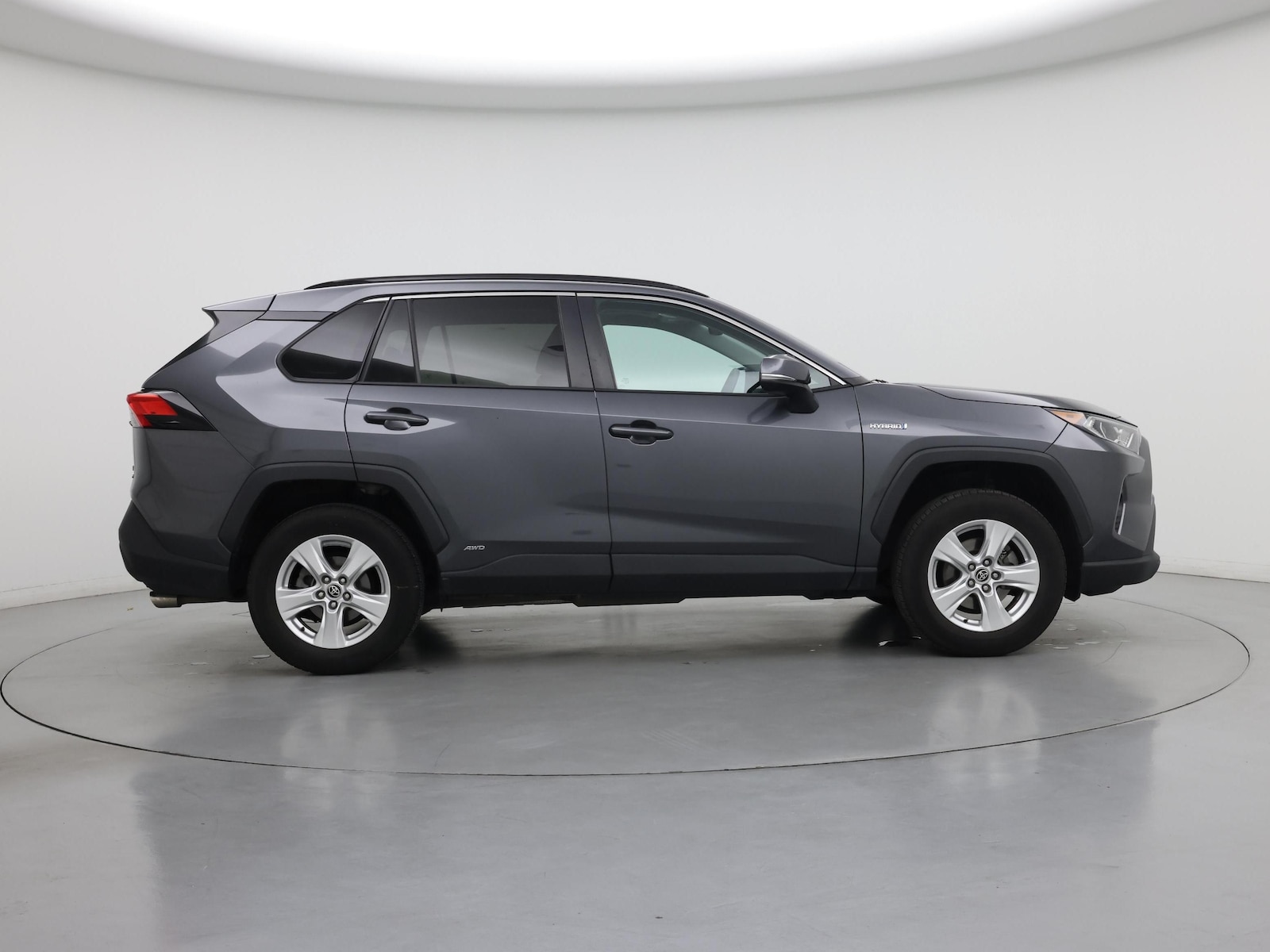 2021 Toyota RAV4 XLE - Photo 8