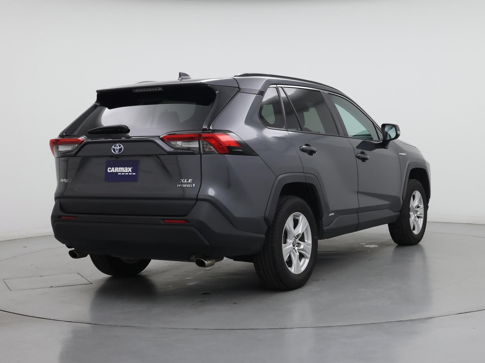 2021 Toyota RAV4 XLE - Photo 9