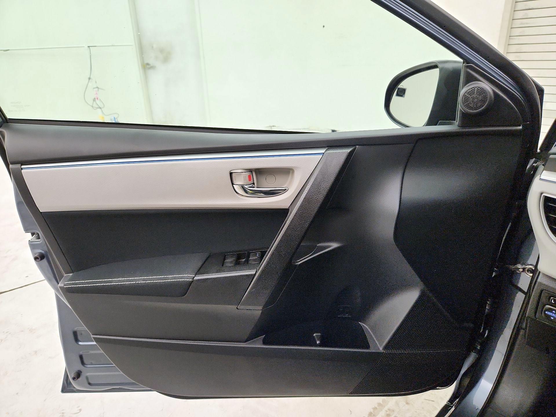 Thumbnail: 2015 Toyota Corolla - 12