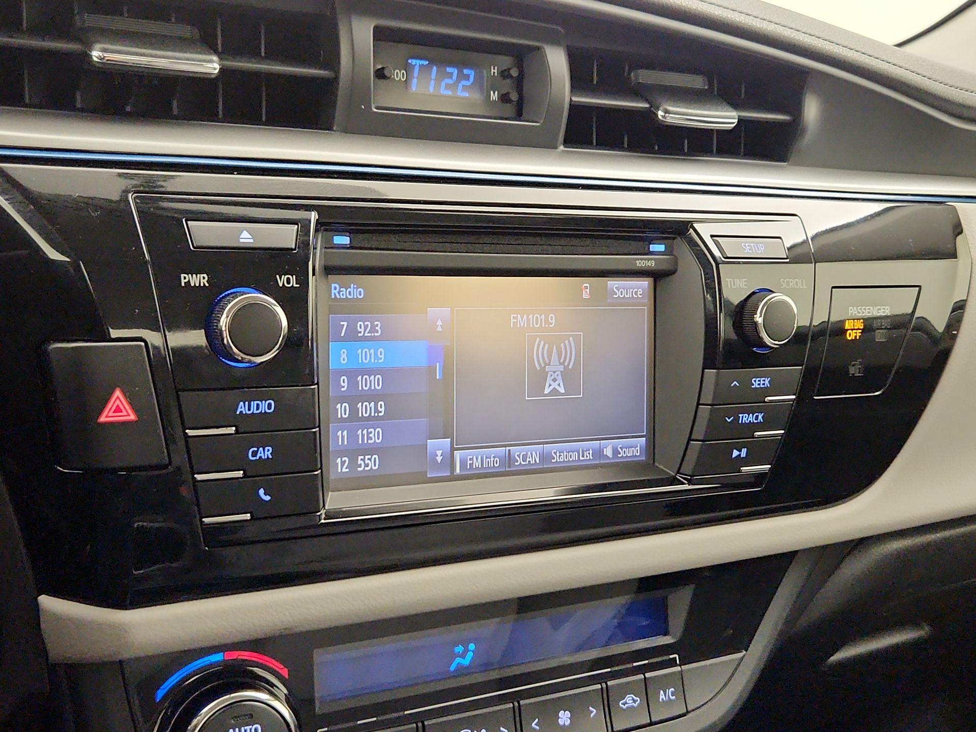 Thumbnail: 2015 Toyota Corolla - 15