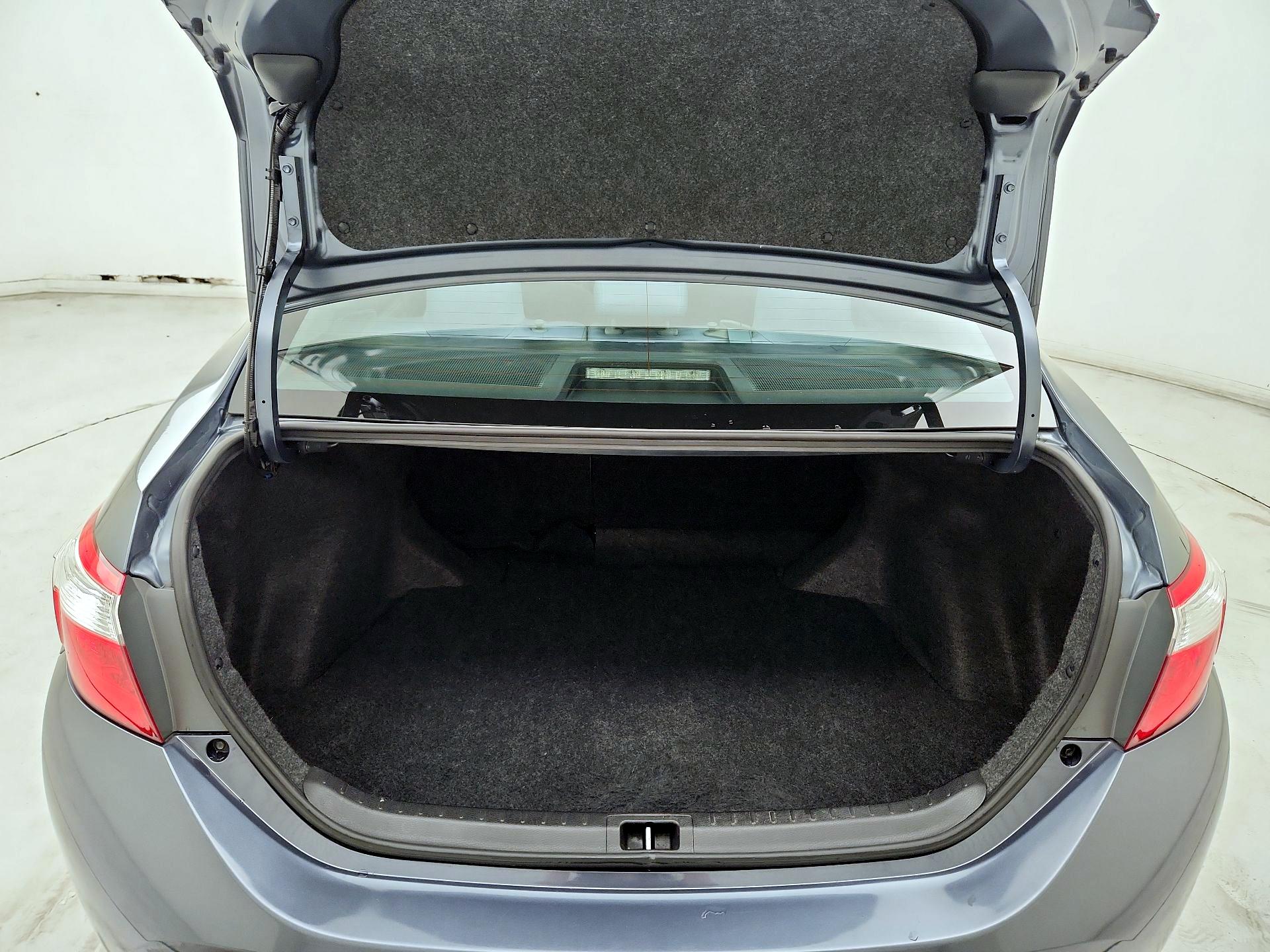 Thumbnail: 2015 Toyota Corolla - 20