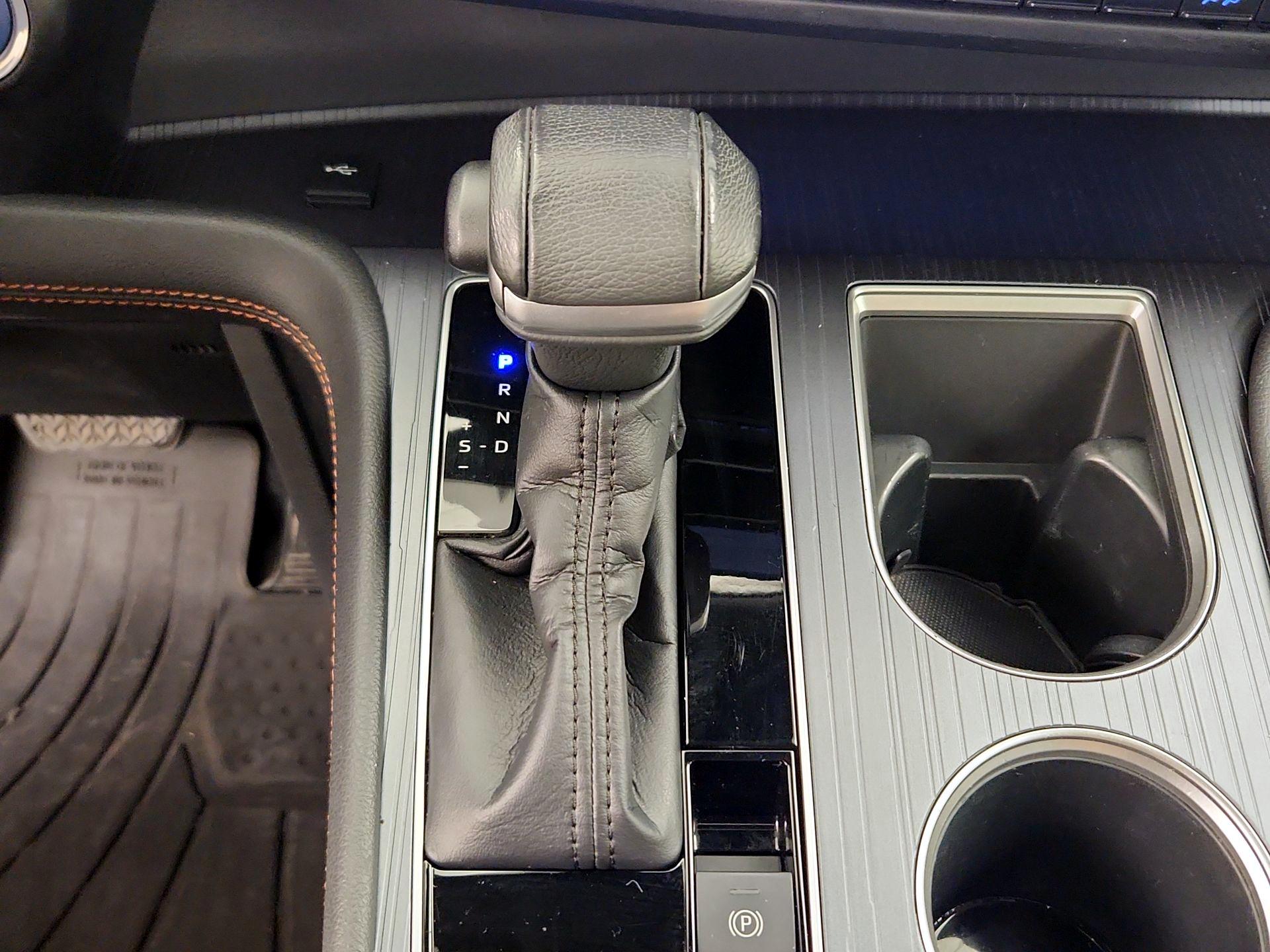 Thumbnail: 2021 Toyota Sienna - 18