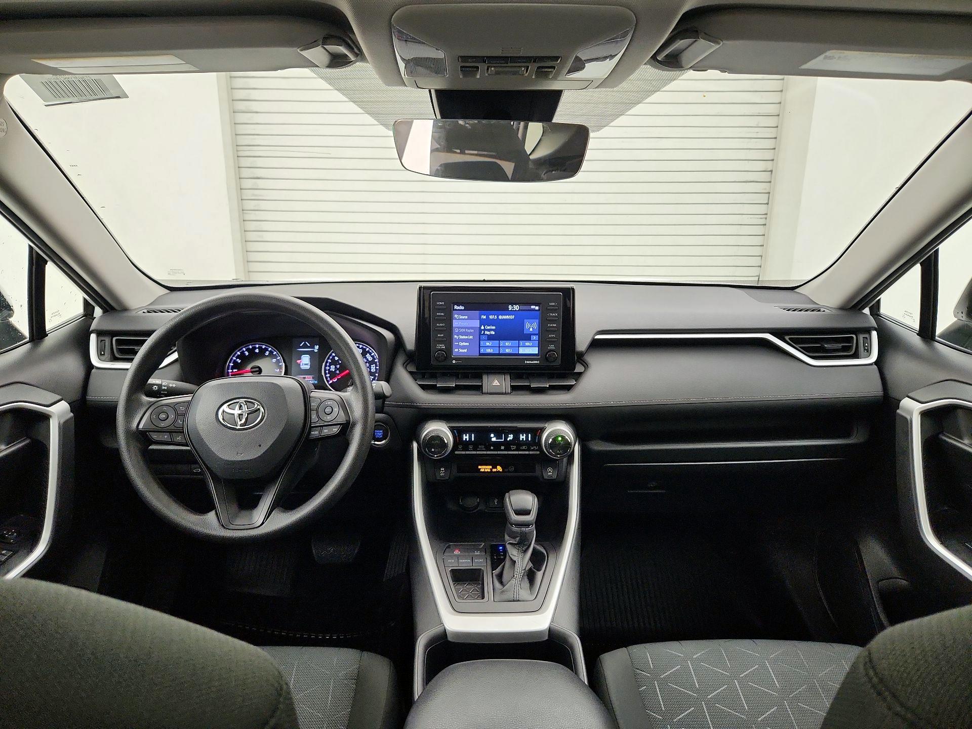 Thumbnail: 2022 Toyota RAV4 - 9