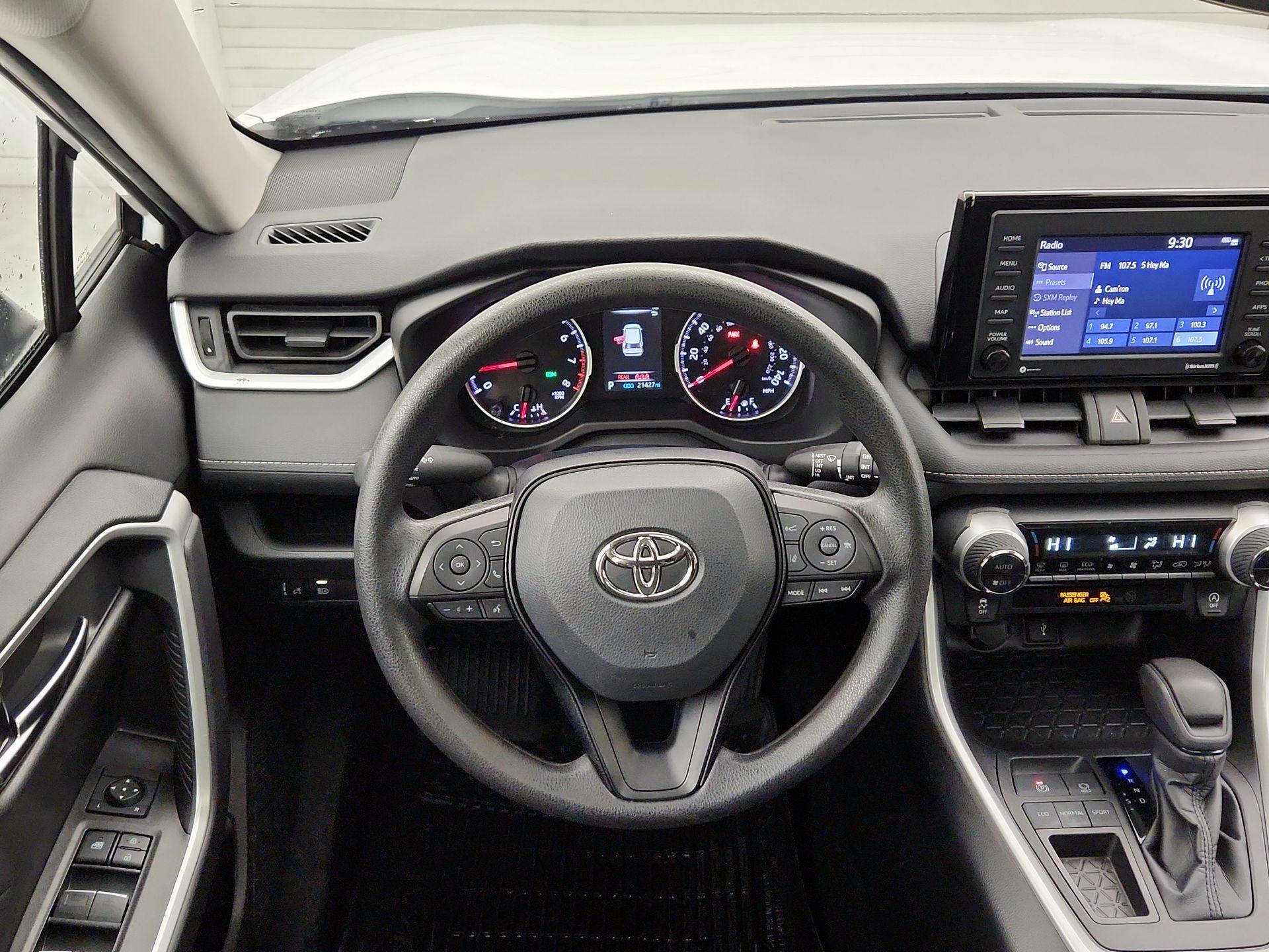 Thumbnail: 2022 Toyota RAV4 - 10