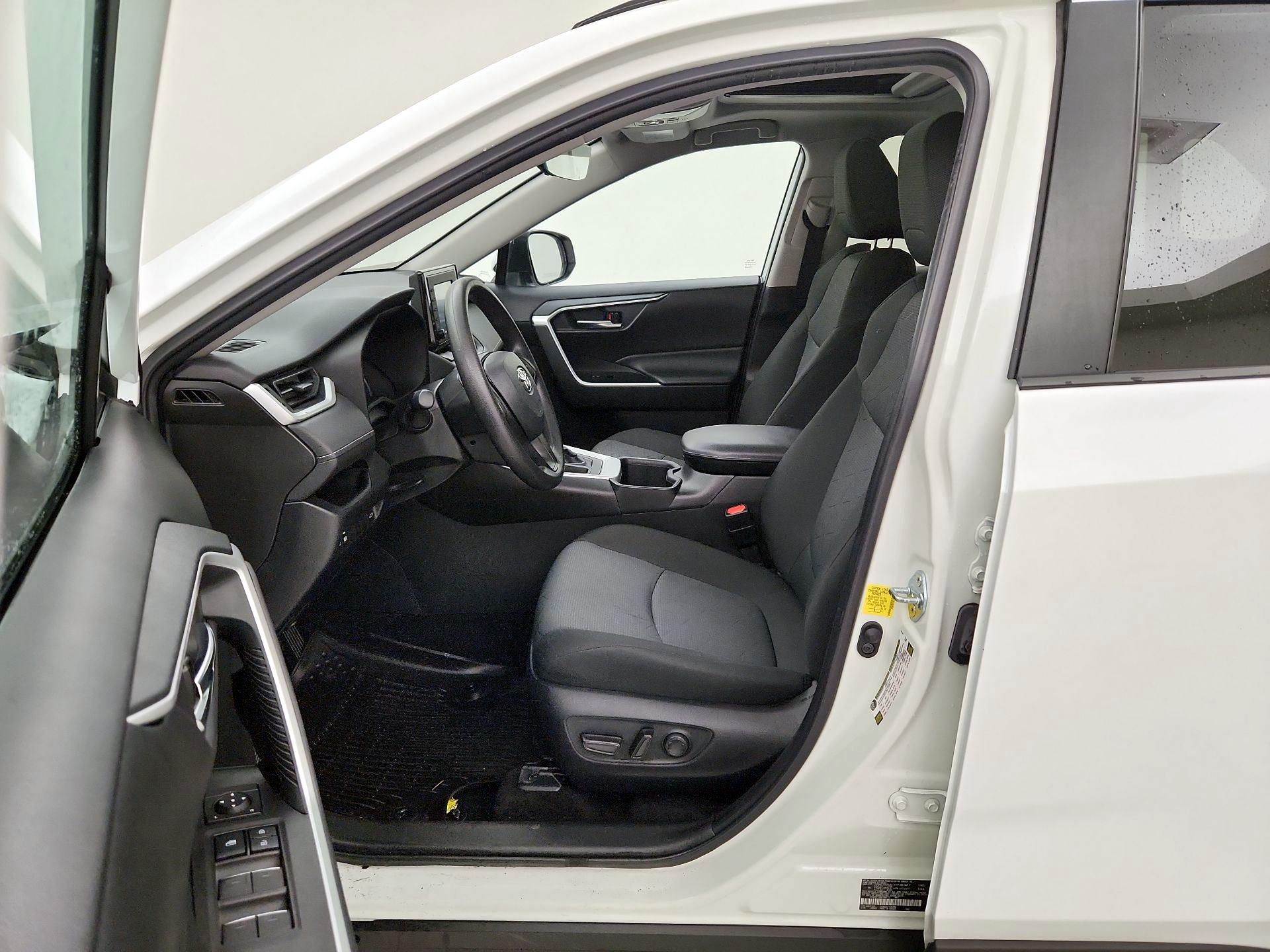 Thumbnail: 2022 Toyota RAV4 - 11