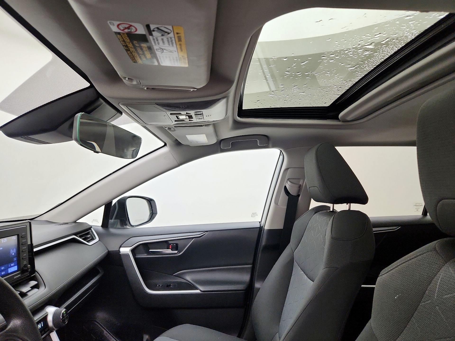 Thumbnail: 2022 Toyota RAV4 - 19