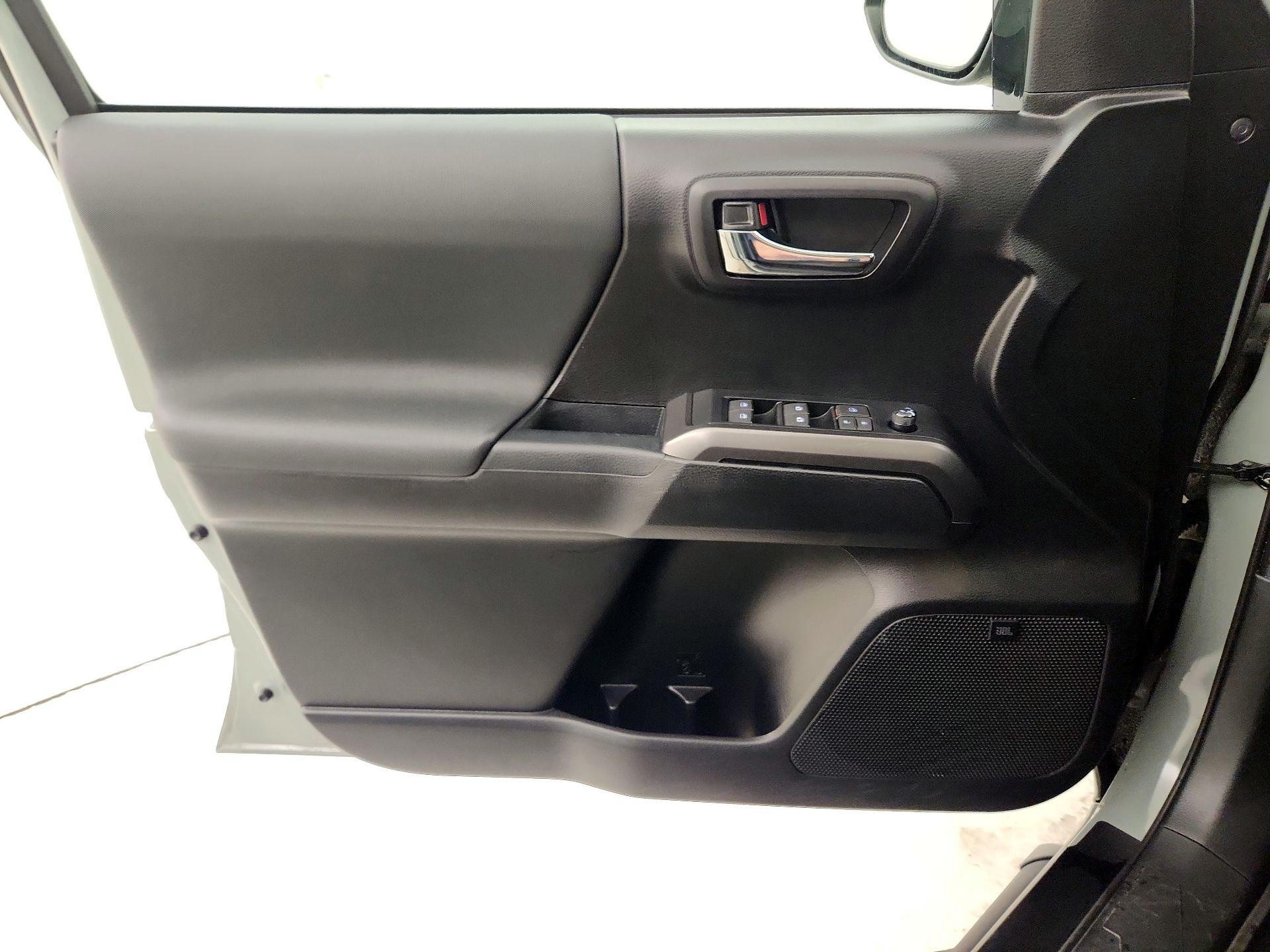 Thumbnail: 2022 Toyota Tacoma - 12