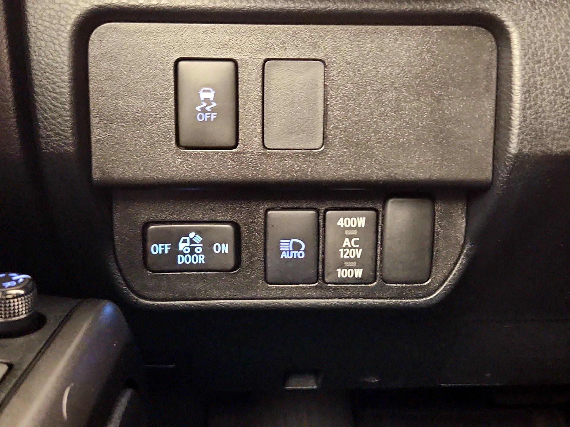 Thumbnail: 2022 Toyota Tacoma - 13