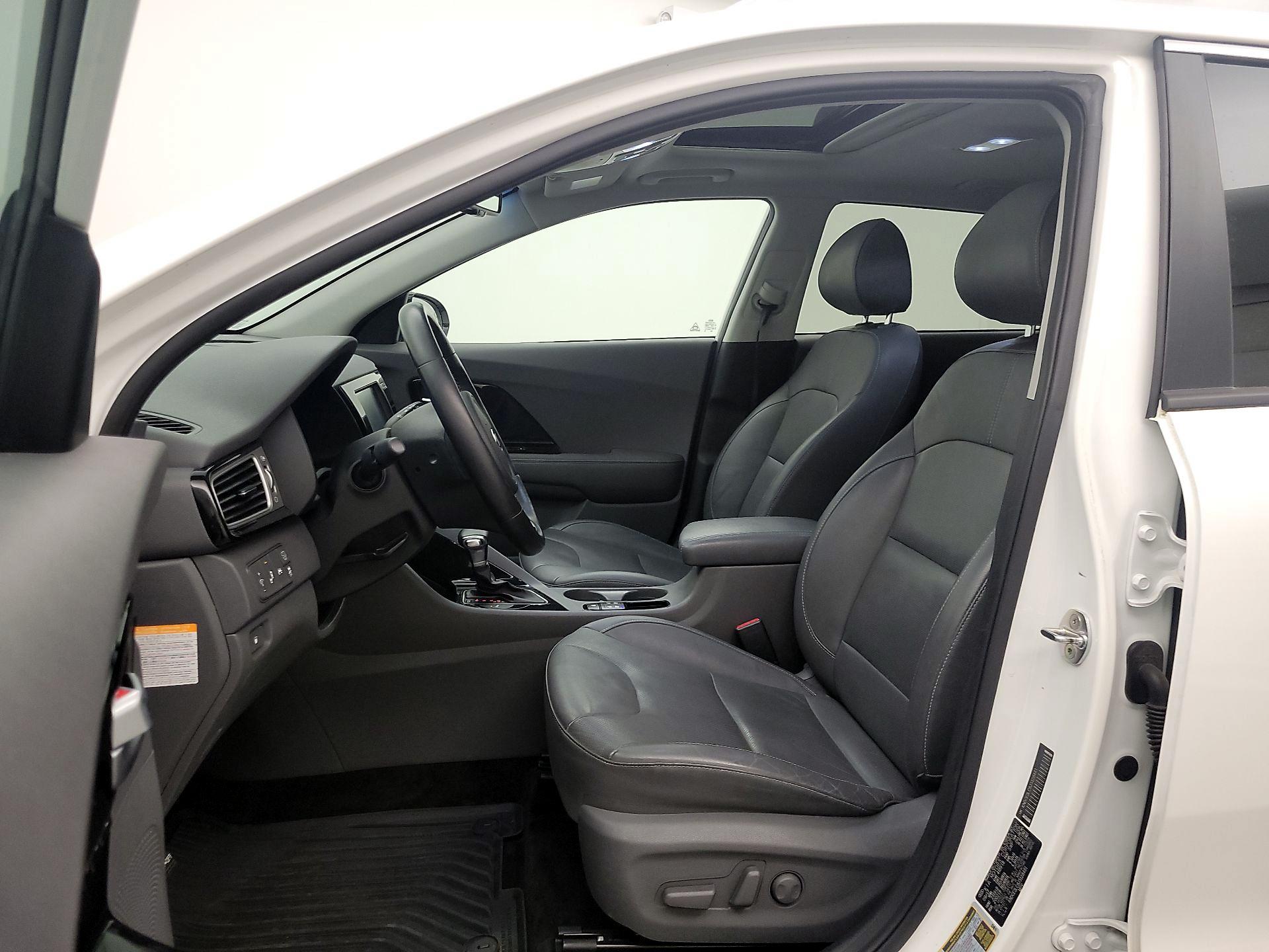 Thumbnail: 2018 Kia Niro - 11